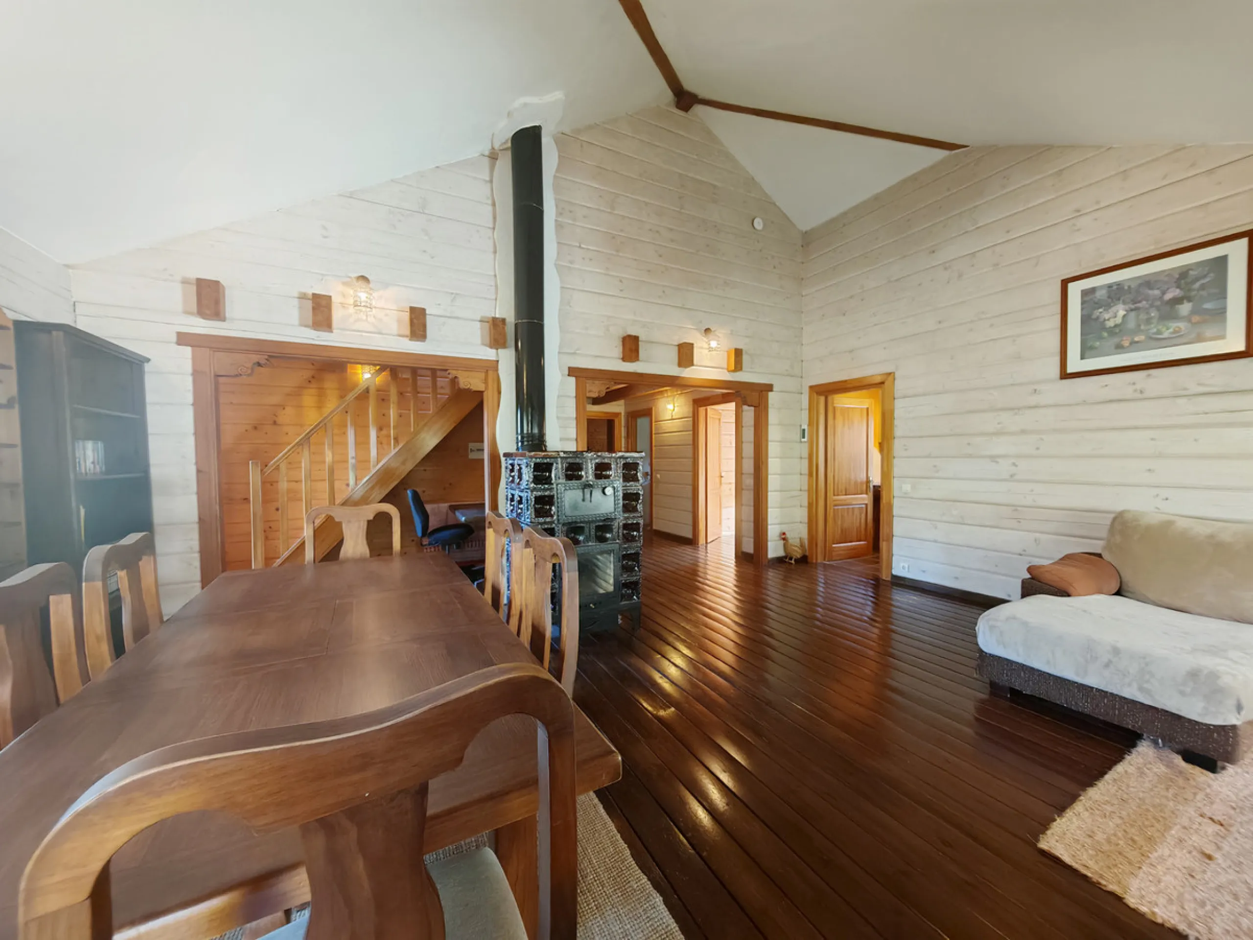 Finca for sale in , Ojen with 3 bedrooms and 2 bathrooms, with private swimming pool, private garage and private garden. Regarding property dimensions, it has 151 m² built, 3,105 m² plot and 49 m² terrace. Has the following facilities mountainside, air co