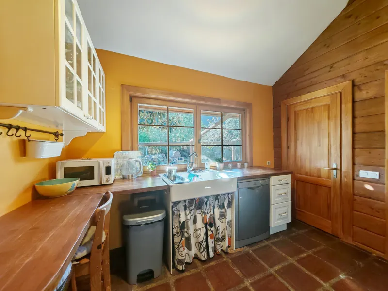 Finca for sale in , Ojen with 3 bedrooms and 2 bathrooms, with private swimming pool, private garage and private garden. Regarding property dimensions, it has 151 m² built, 3,105 m² plot and 49 m² terrace. Has the following facilities mountainside, air co