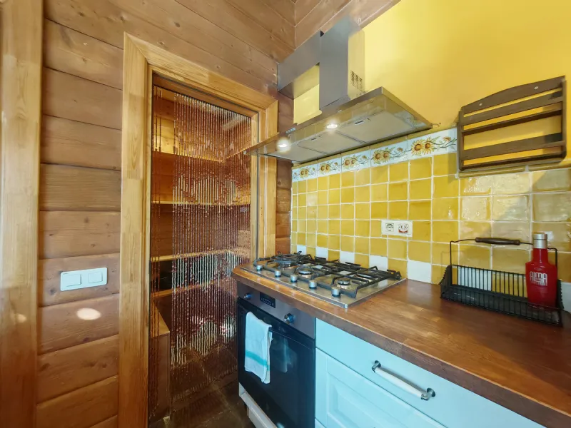 Finca for sale in , Ojen with 3 bedrooms and 2 bathrooms, with private swimming pool, private garage and private garden. Regarding property dimensions, it has 151 m² built, 3,105 m² plot and 49 m² terrace. Has the following facilities mountainside, air co