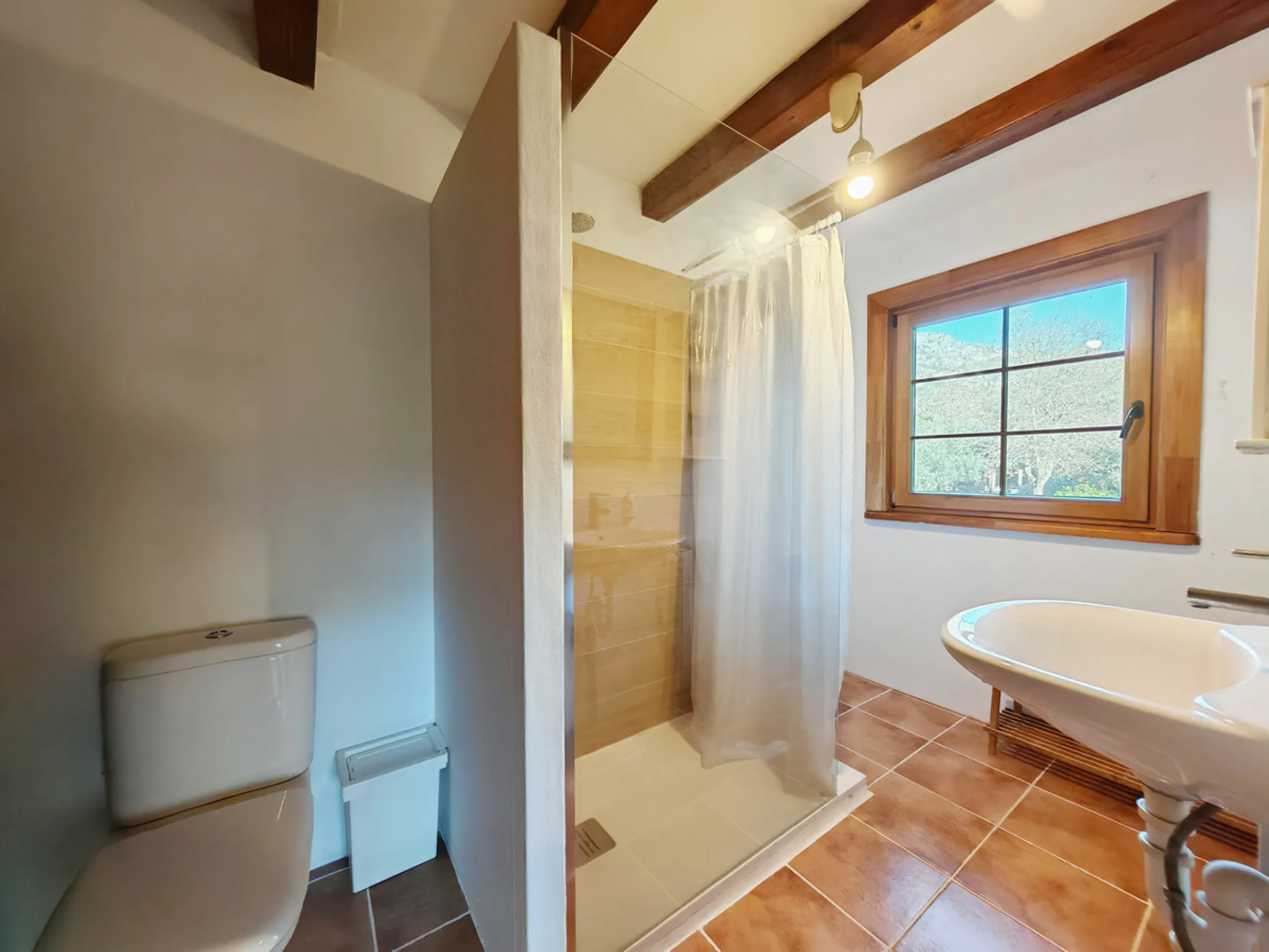 Finca for sale in , Ojen with 3 bedrooms and 2 bathrooms, with private swimming pool, private garage and private garden. Regarding property dimensions, it has 151 m² built, 3,105 m² plot and 49 m² terrace. Has the following facilities mountainside, air co