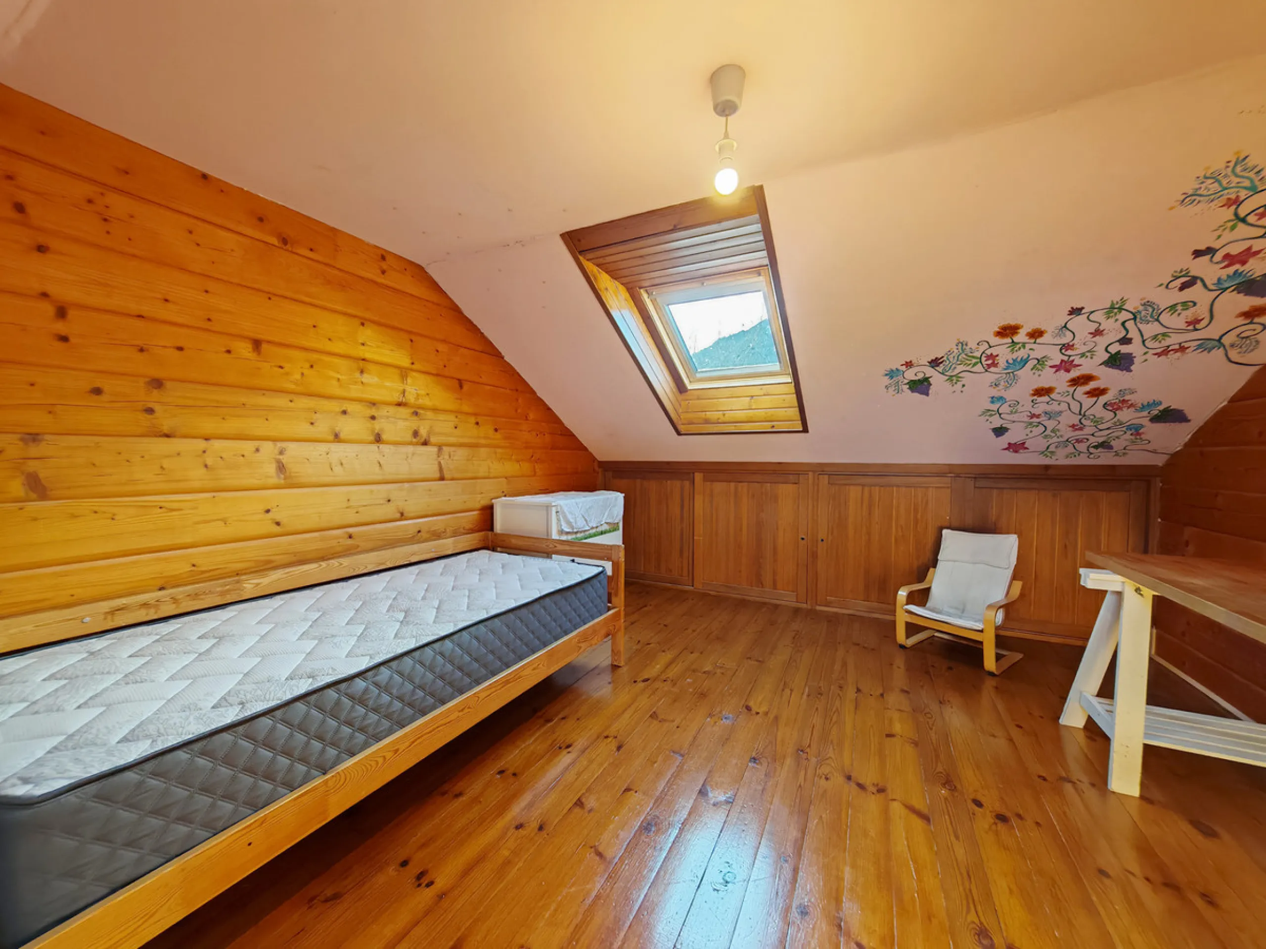 Finca for sale in , Ojen with 3 bedrooms and 2 bathrooms, with private swimming pool, private garage and private garden. Regarding property dimensions, it has 151 m² built, 3,105 m² plot and 49 m² terrace. Has the following facilities mountainside, air co