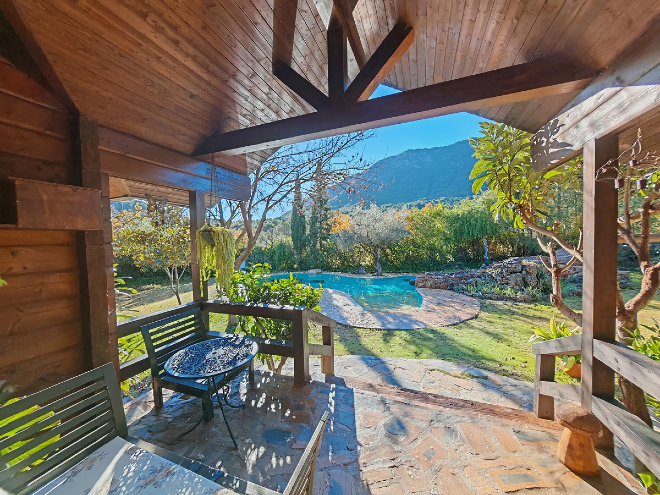 Finca for sale in , Ojen with 3 bedrooms and 2 bathrooms, with private swimming pool, private garage and private garden. Regarding property dimensions, it has 151 m² built, 3,105 m² plot and 49 m² terrace. Has the following facilities mountainside, air co