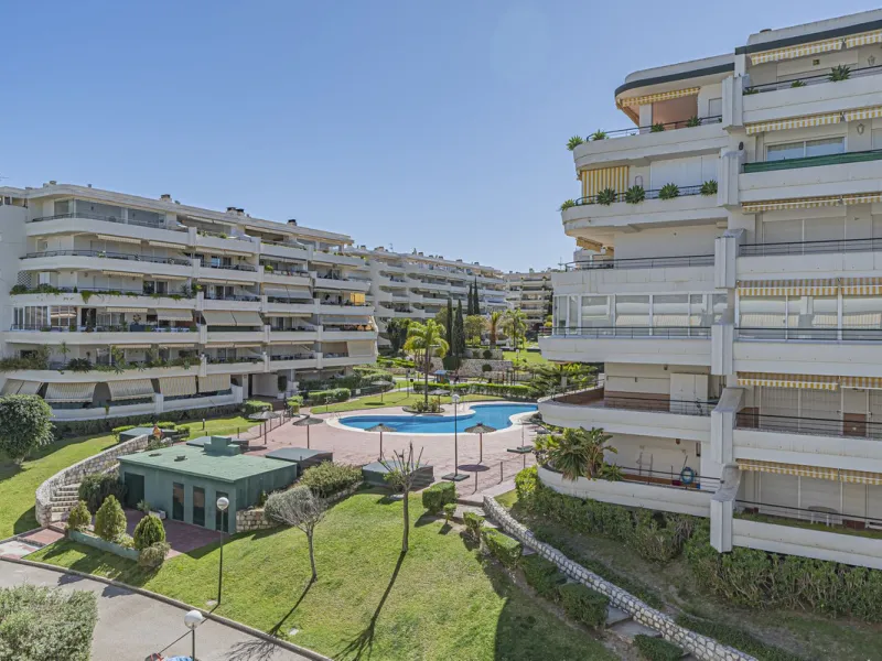 LARGE PROPERTY IN GUADALMINA