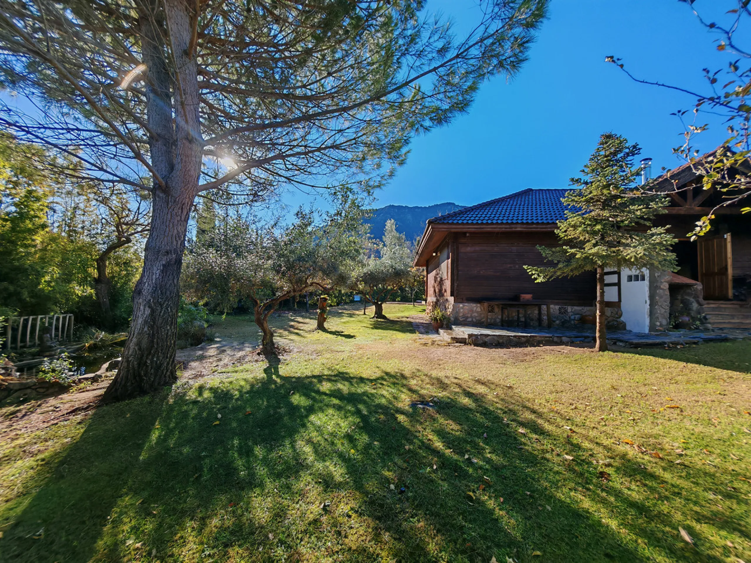 Finca for sale in , Ojen with 3 bedrooms and 2 bathrooms, with private swimming pool, private garage and private garden. Regarding property dimensions, it has 151 m² built, 3,105 m² plot and 49 m² terrace. Has the following facilities mountainside, air co