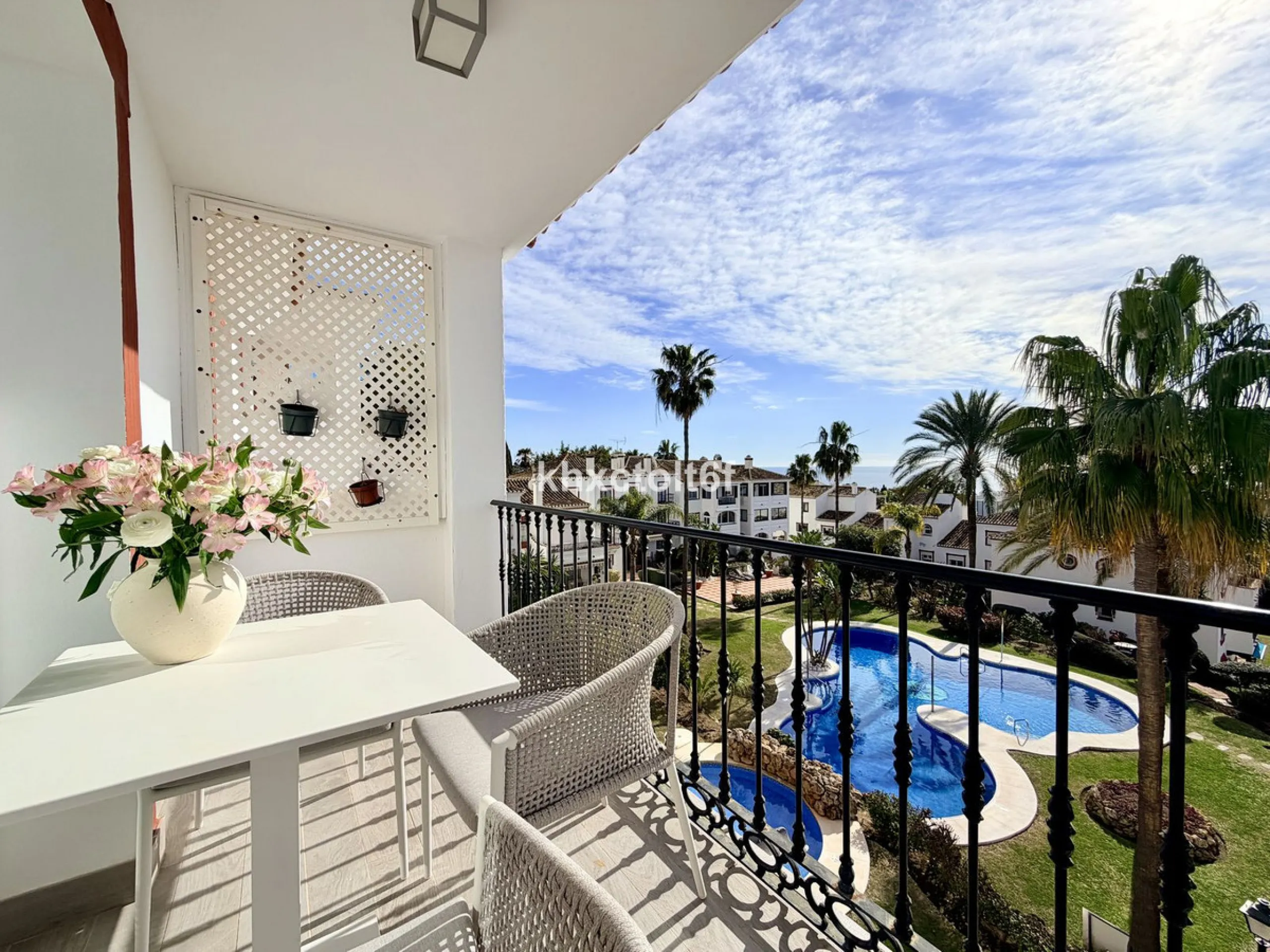 Luxury Penthouse with Panoramic Sea & Mountain Views – Marbella East