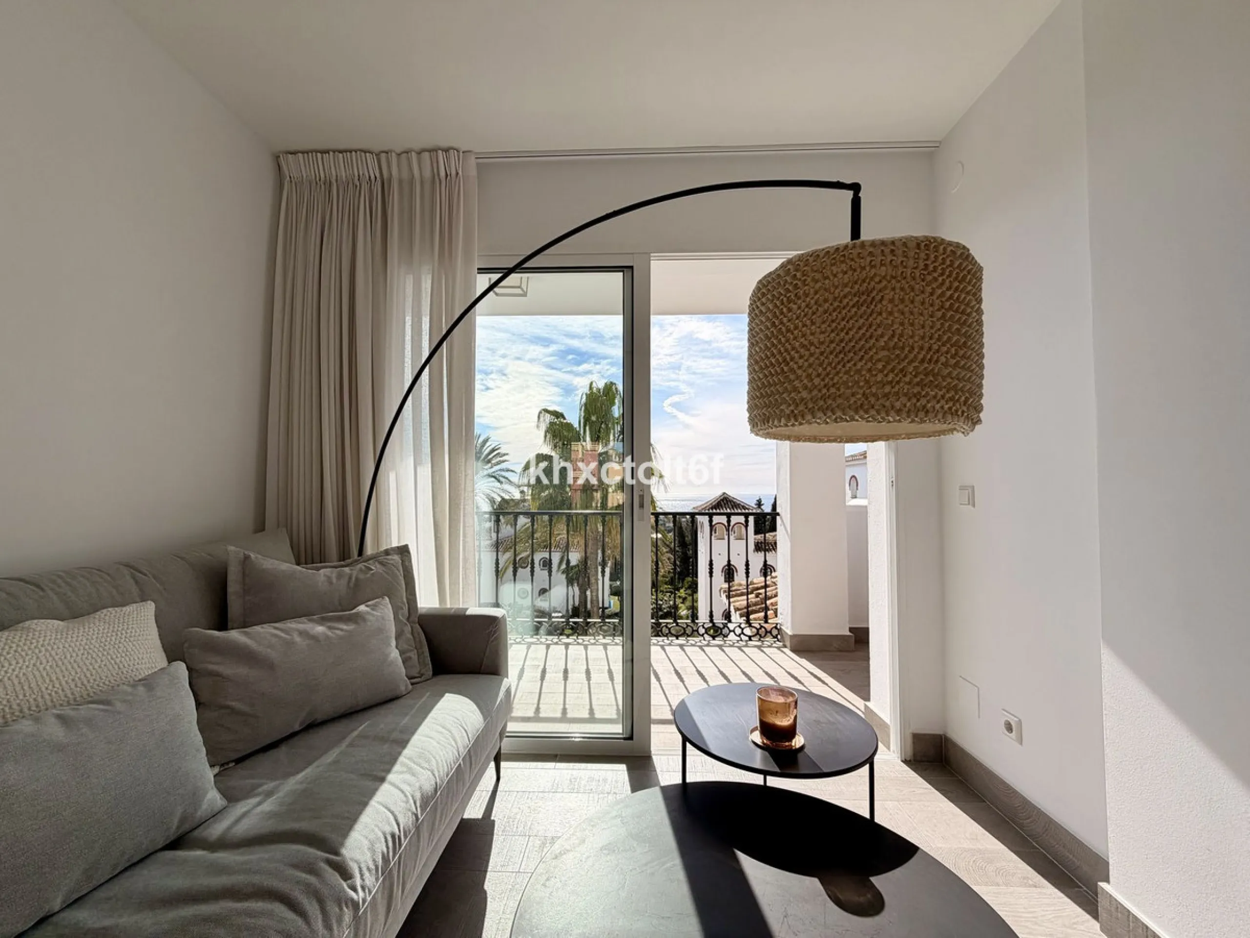 Luxury Penthouse with Panoramic Sea & Mountain Views – Marbella East