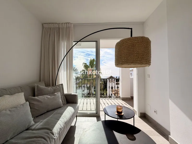 Luxury Penthouse with Panoramic Sea & Mountain Views – Marbella East