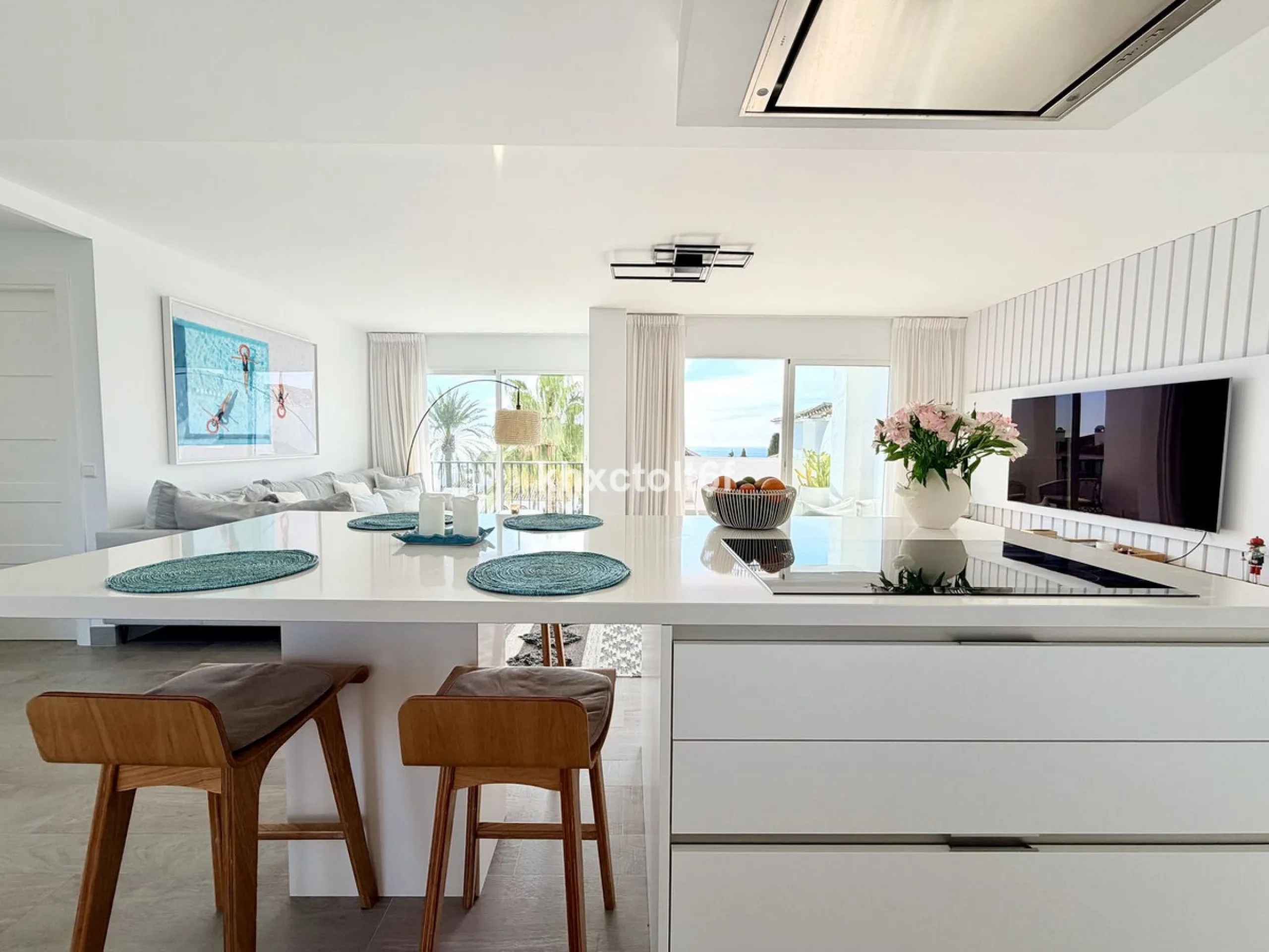 Luxury Penthouse with Panoramic Sea & Mountain Views – Marbella East