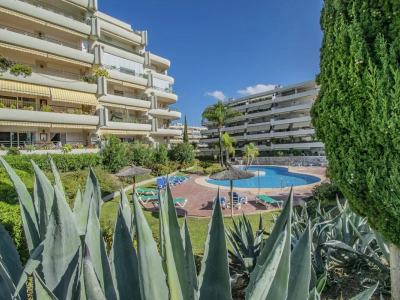 LARGE PROPERTY IN GUADALMINA