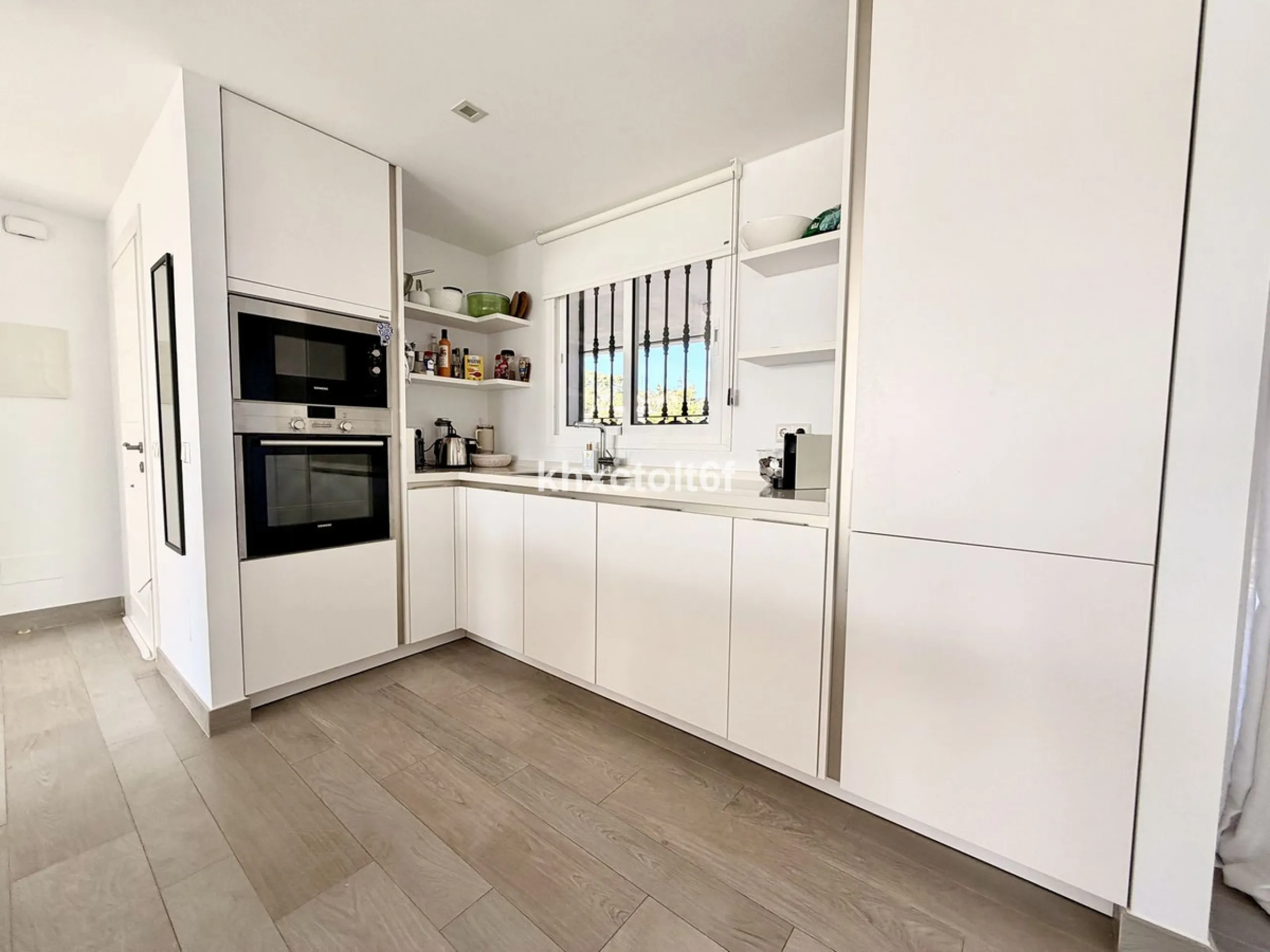 Luxury Penthouse with Panoramic Sea & Mountain Views – Marbella East