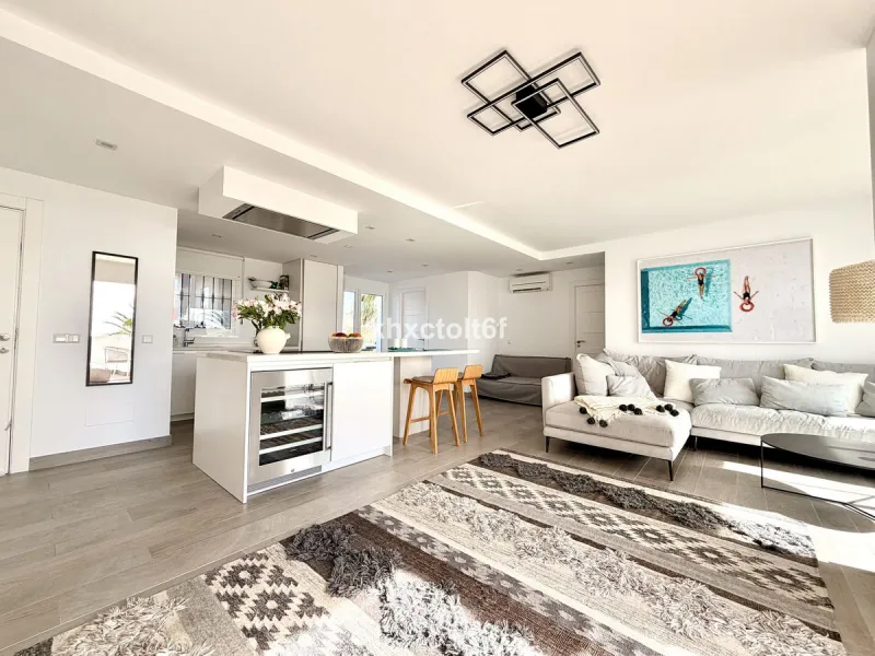 Luxury Penthouse with Panoramic Sea & Mountain Views – Marbella East