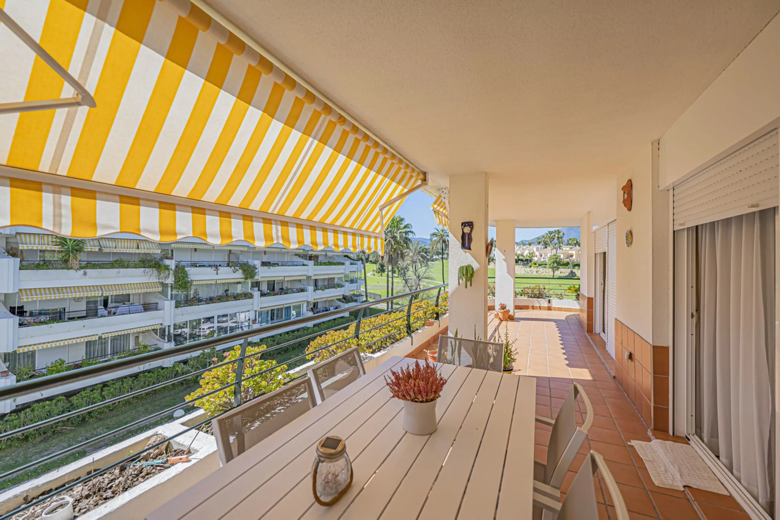 LARGE PROPERTY IN GUADALMINA