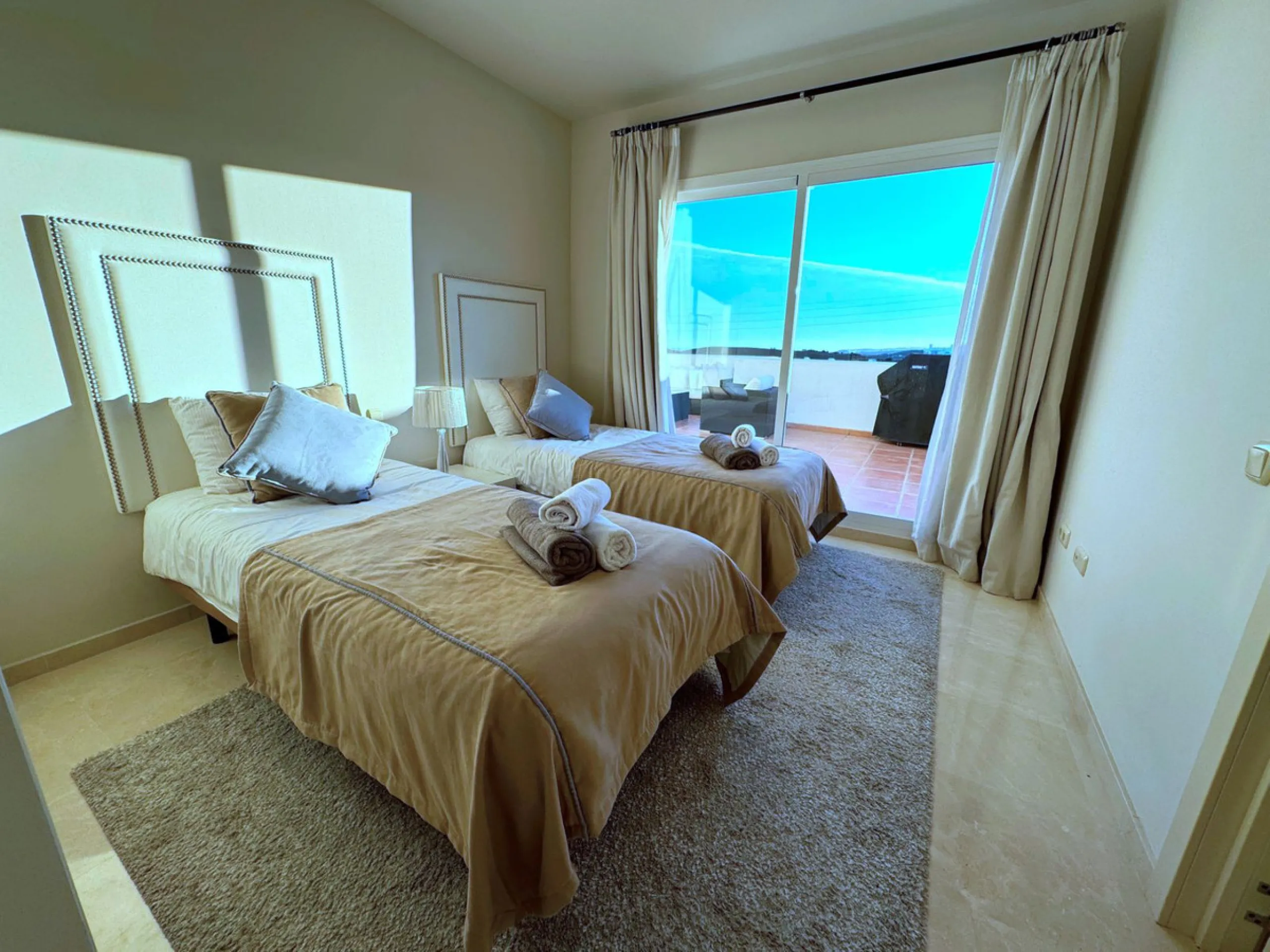 Accommodation for up to 4 guests is provided in a fully air-conditioned penthouse apartment with two double bedrooms, two bathrooms, a fully equipped kitchen with modern appliances, and a spacious living room. The 200 m² apartment includes a large terrace