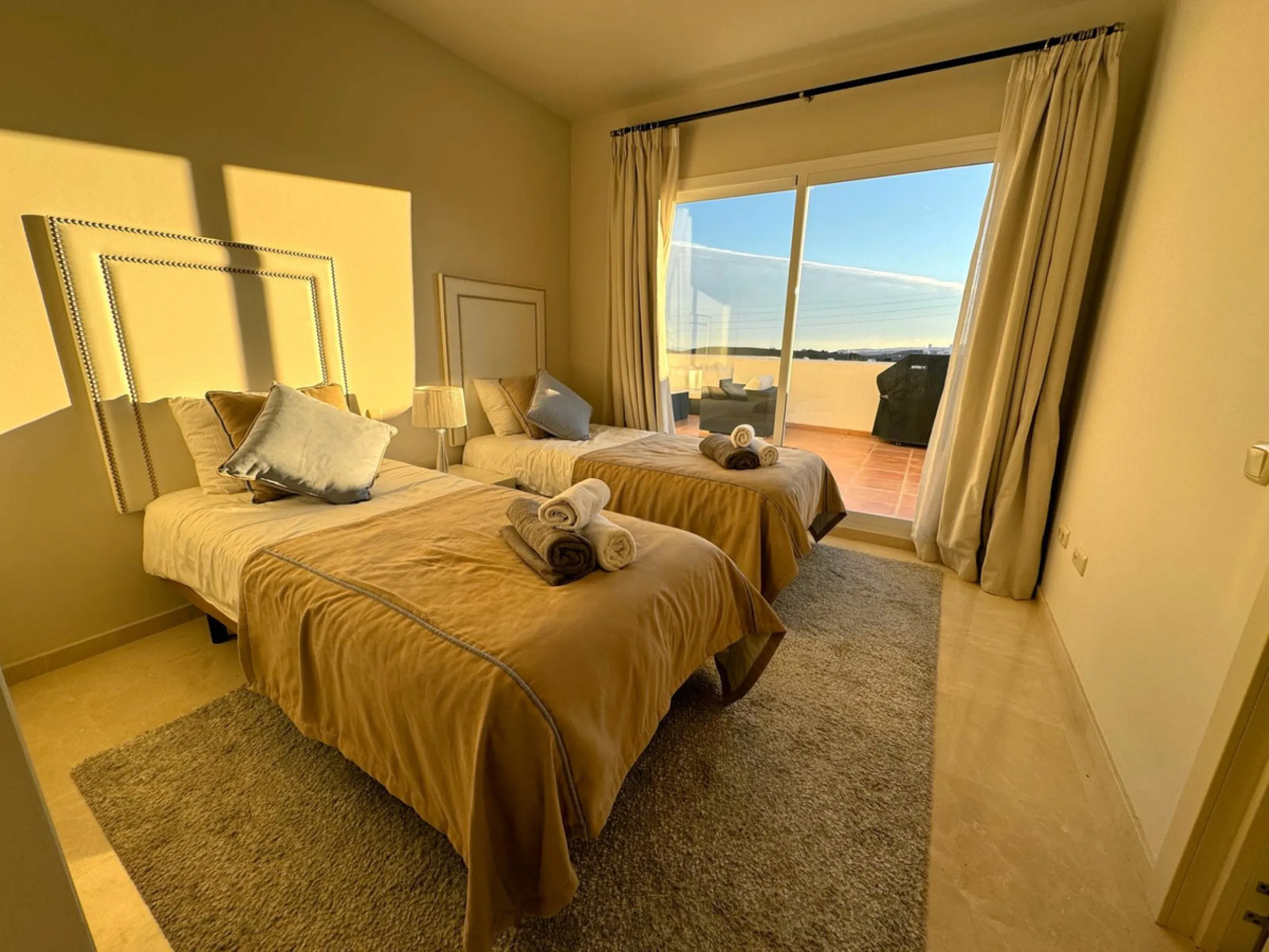 Accommodation for up to 4 guests is provided in a fully air-conditioned penthouse apartment with two double bedrooms, two bathrooms, a fully equipped kitchen with modern appliances, and a spacious living room. The 200 m² apartment includes a large terrace