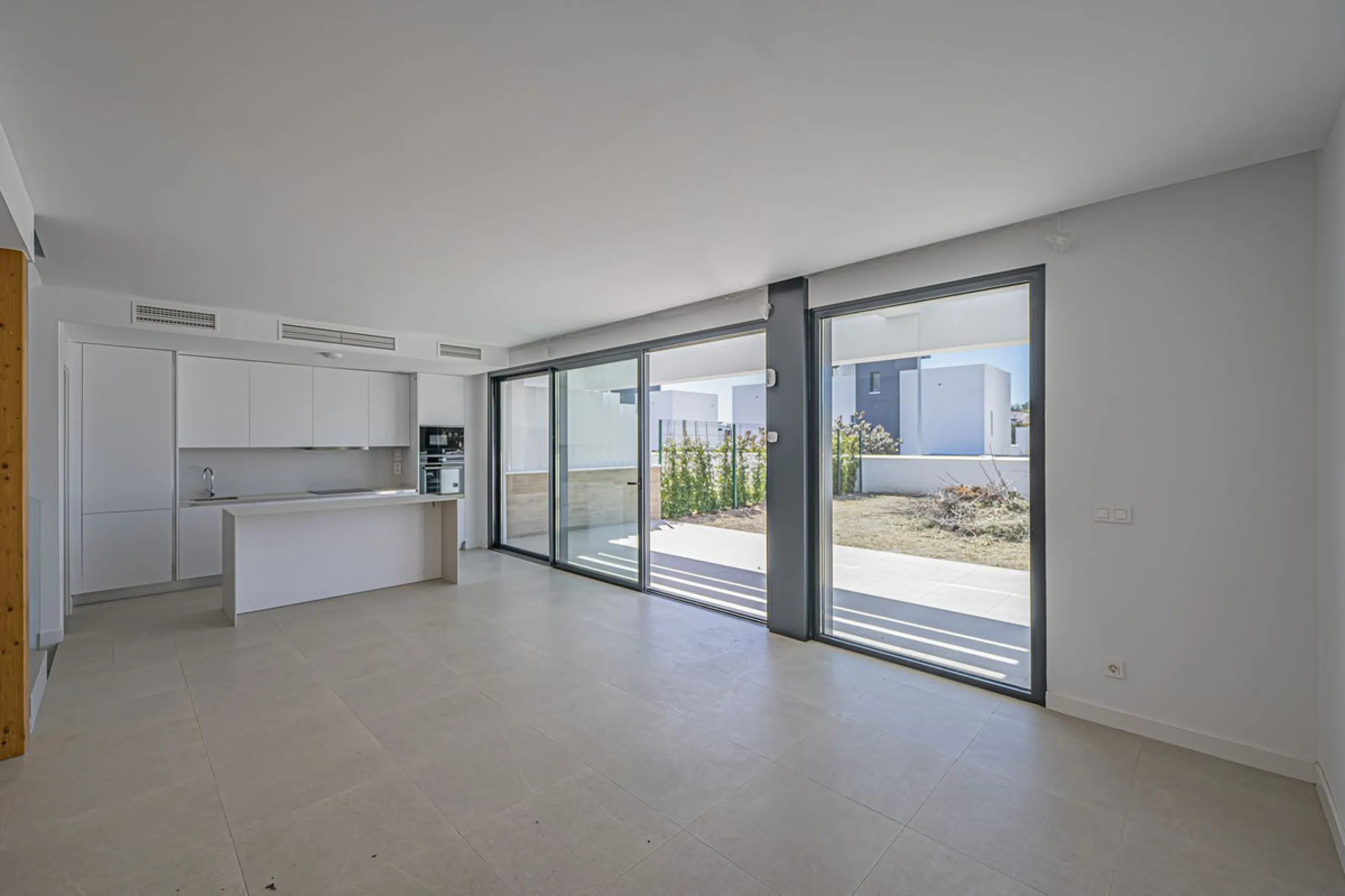 Modern corner semi-detached with large garden at Serene Atalaya