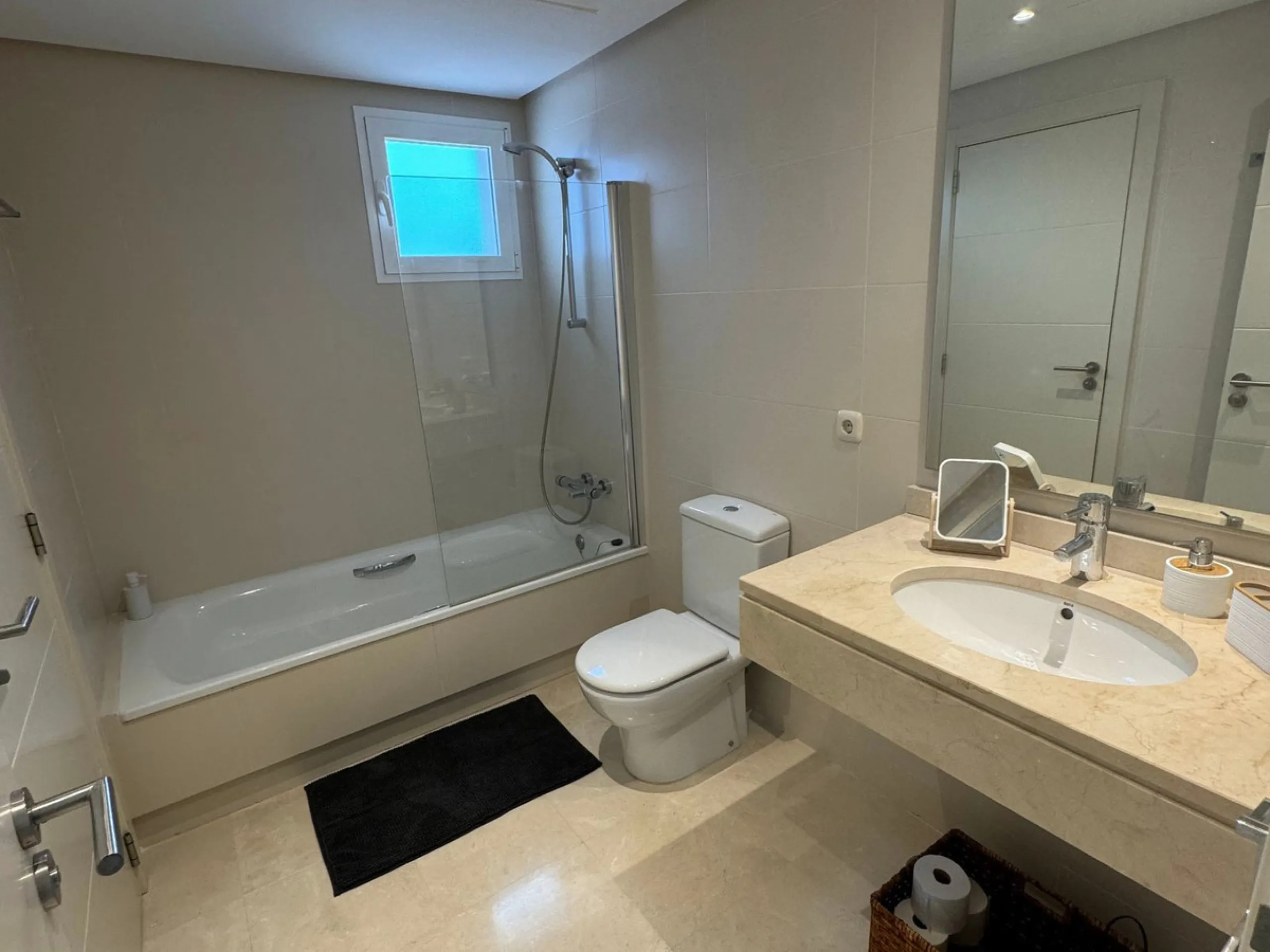 Accommodation for up to 4 guests is provided in a fully air-conditioned penthouse apartment with two double bedrooms, two bathrooms, a fully equipped kitchen with modern appliances, and a spacious living room. The 200 m² apartment includes a large terrace