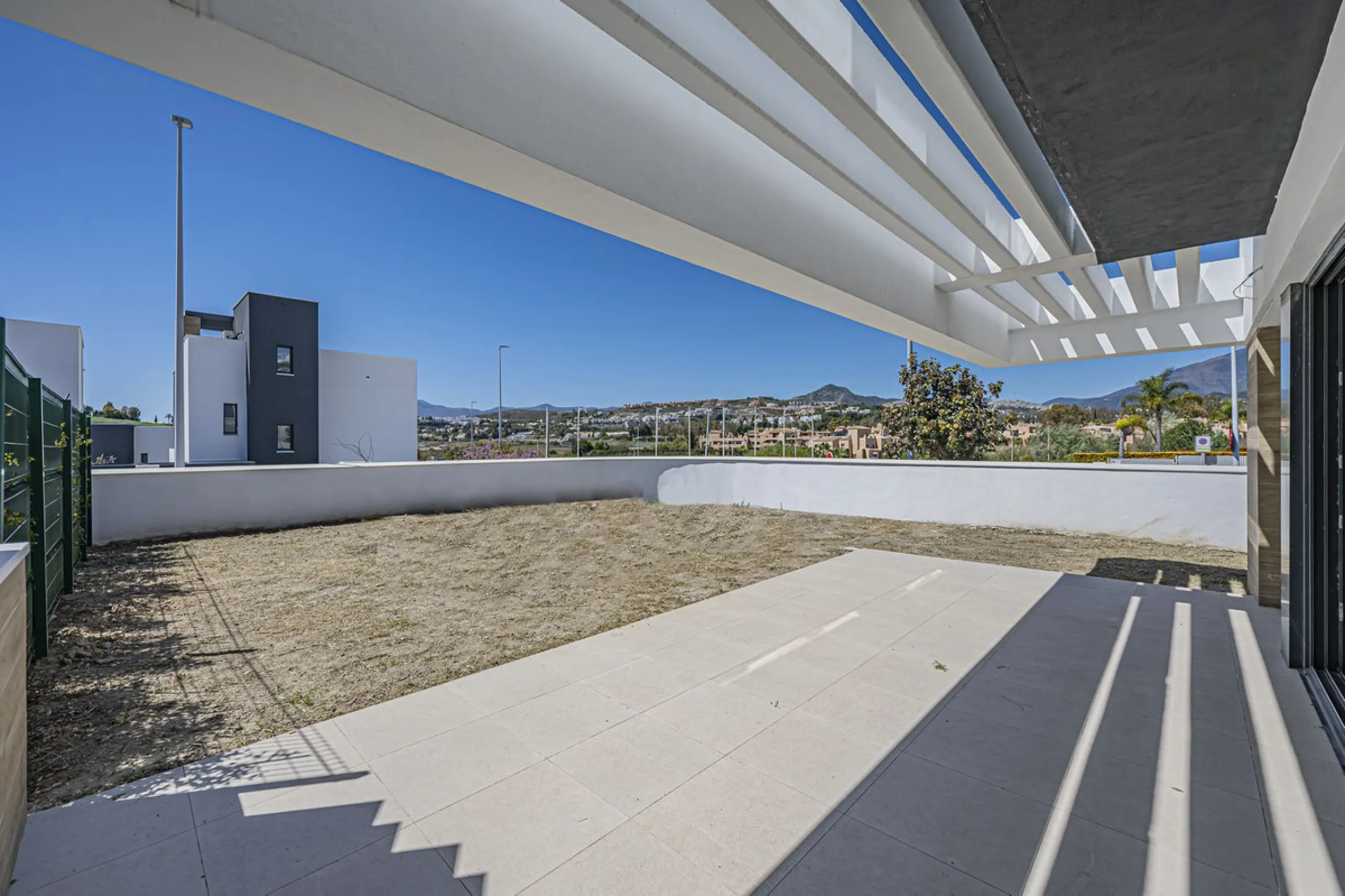 Modern corner semi-detached with large garden at Serene Atalaya