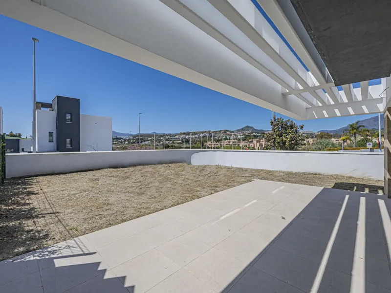 Modern corner semi-detached with large garden at Serene Atalaya