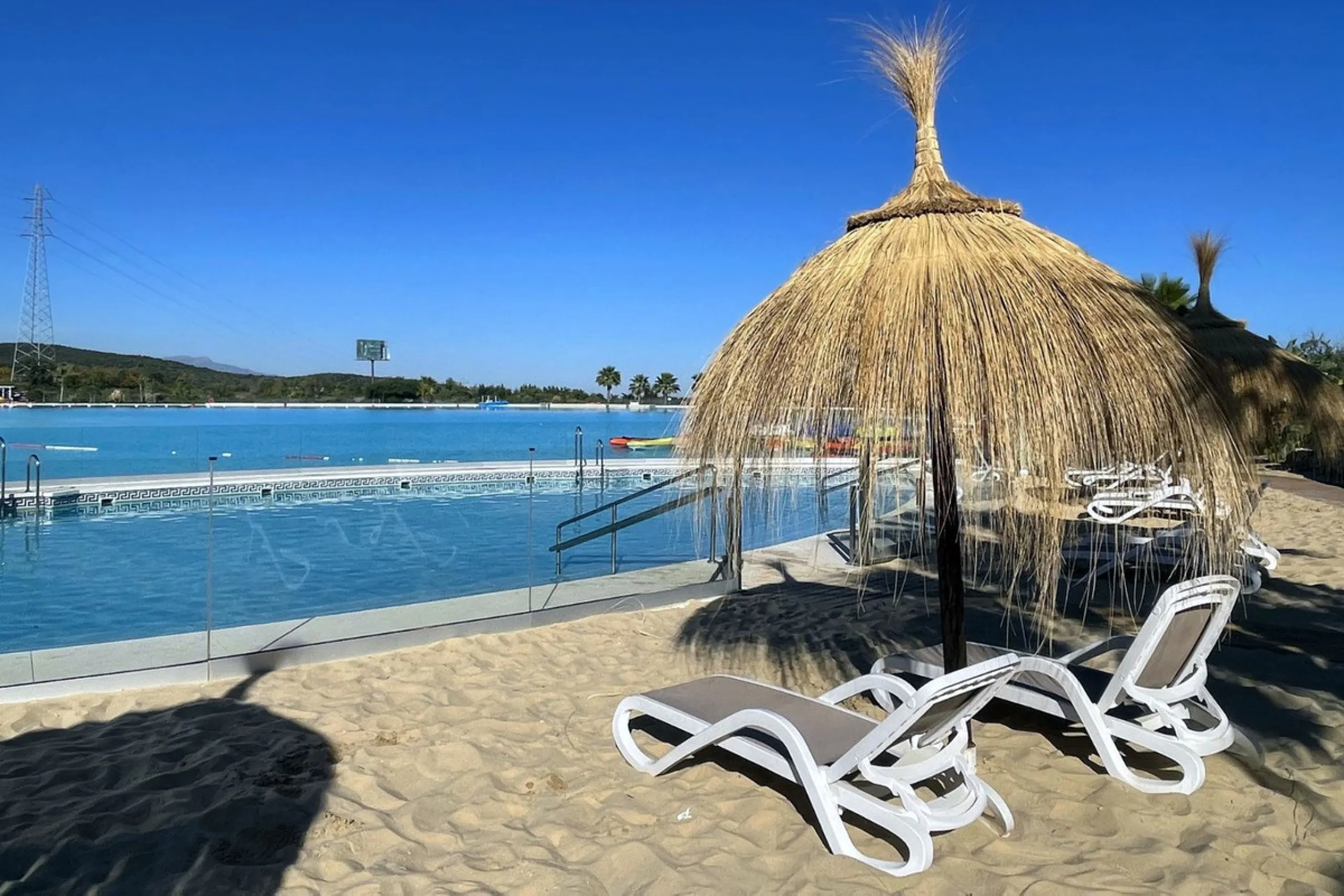 Accommodation for up to 4 guests is provided in a fully air-conditioned penthouse apartment with two double bedrooms, two bathrooms, a fully equipped kitchen with modern appliances, and a spacious living room. The 200 m² apartment includes a large terrace