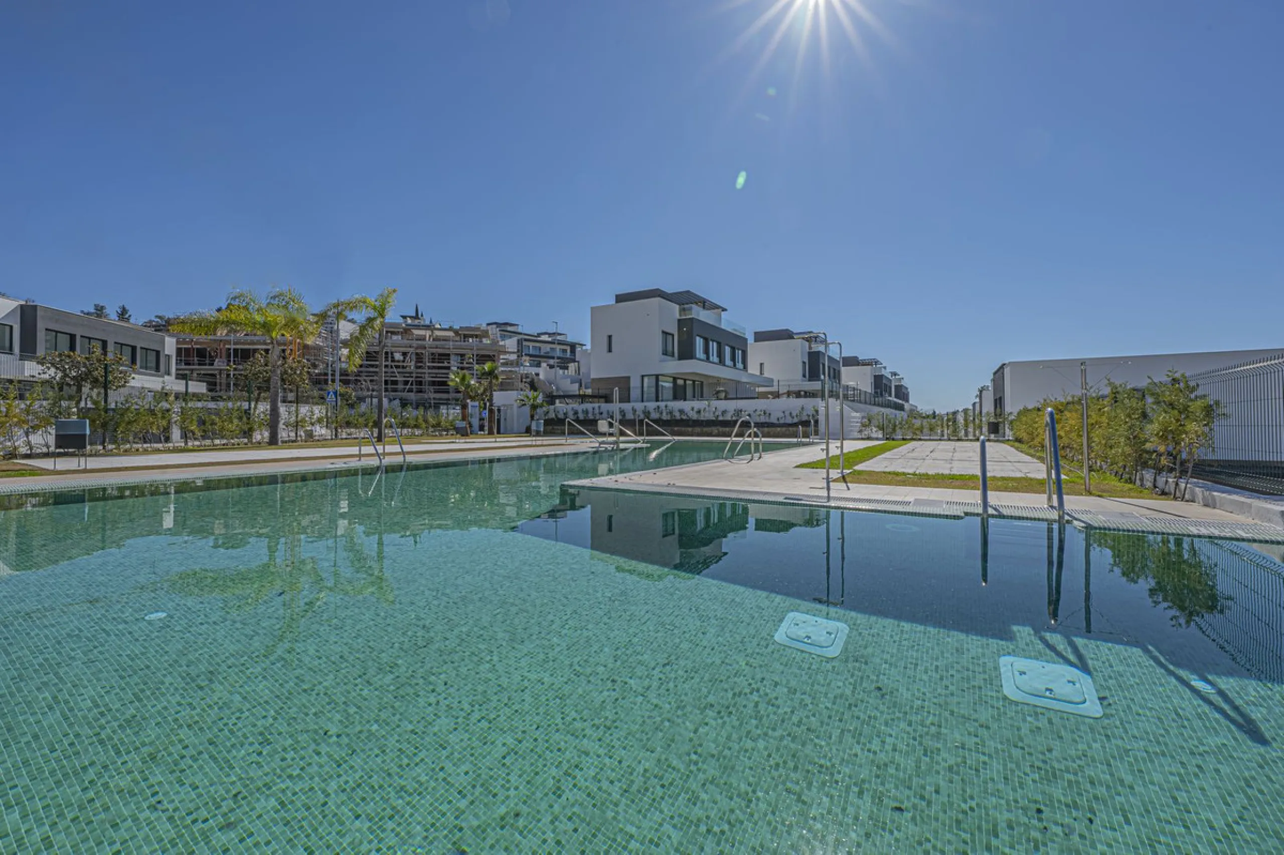 Modern corner semi-detached with large garden at Serene Atalaya