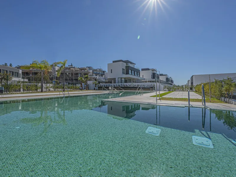 Modern corner semi-detached with large garden at Serene Atalaya