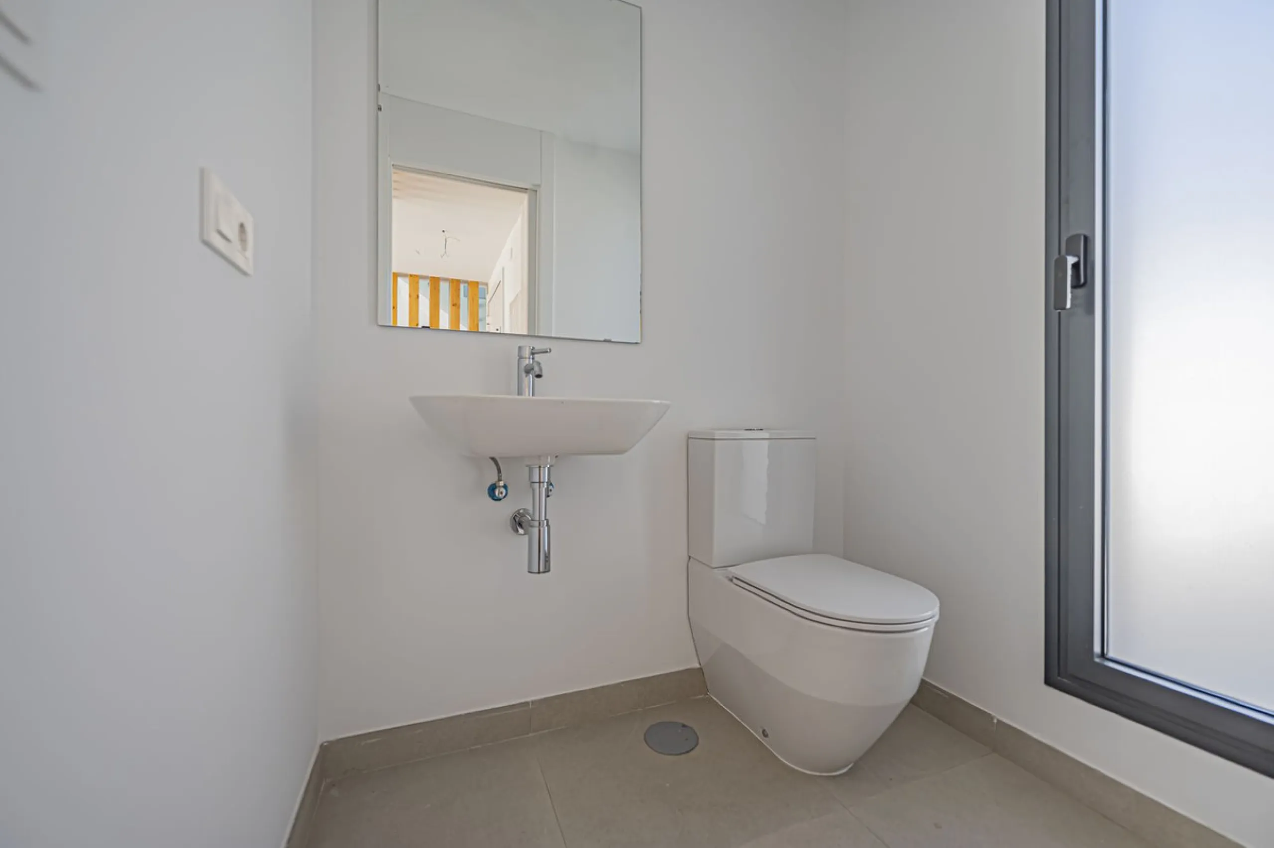 Modern corner semi-detached with large garden at Serene Atalaya