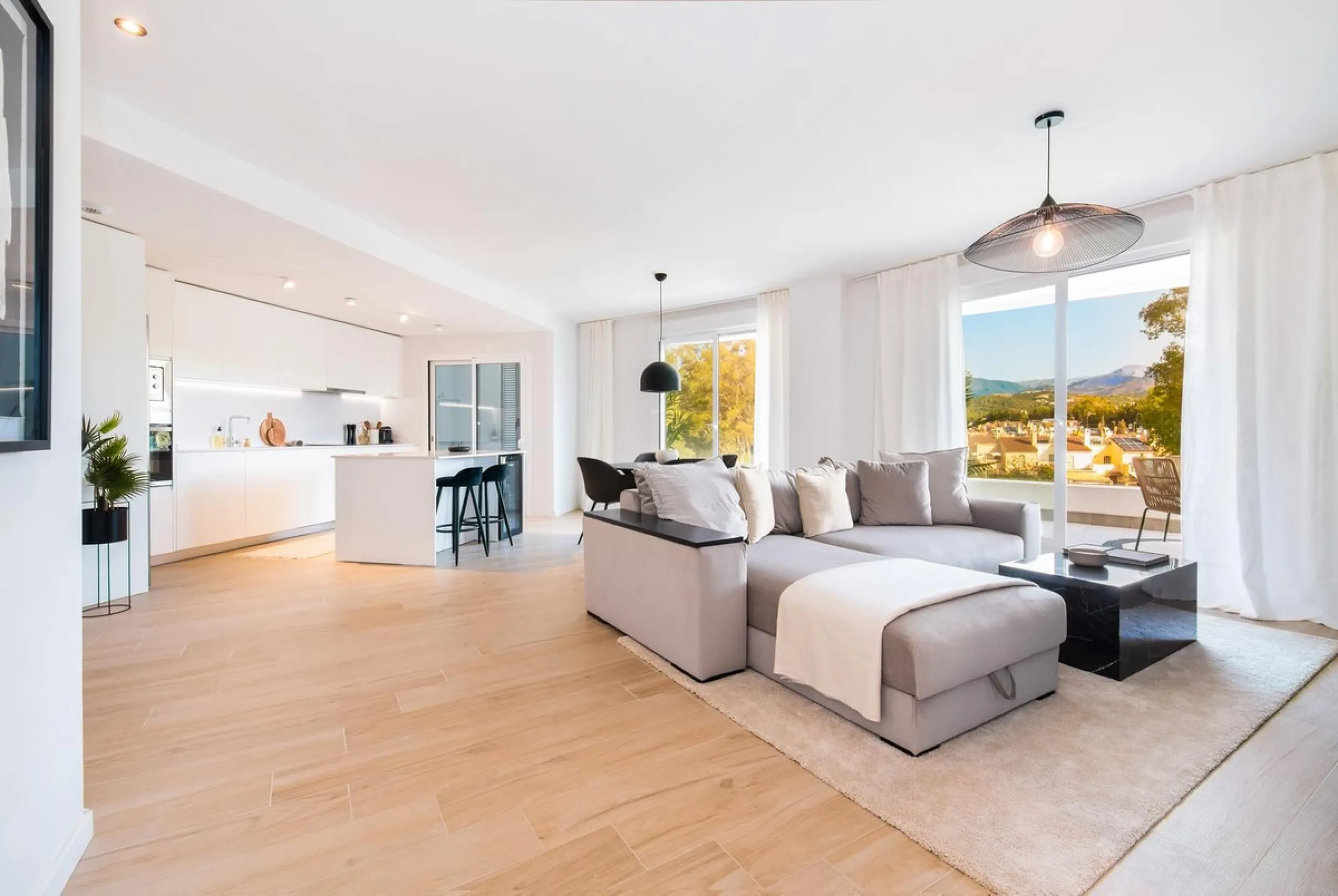 Exceptional Contemporary Apartment with Panoramic Views in La Campana (Nueva Andalucia) – €699,000