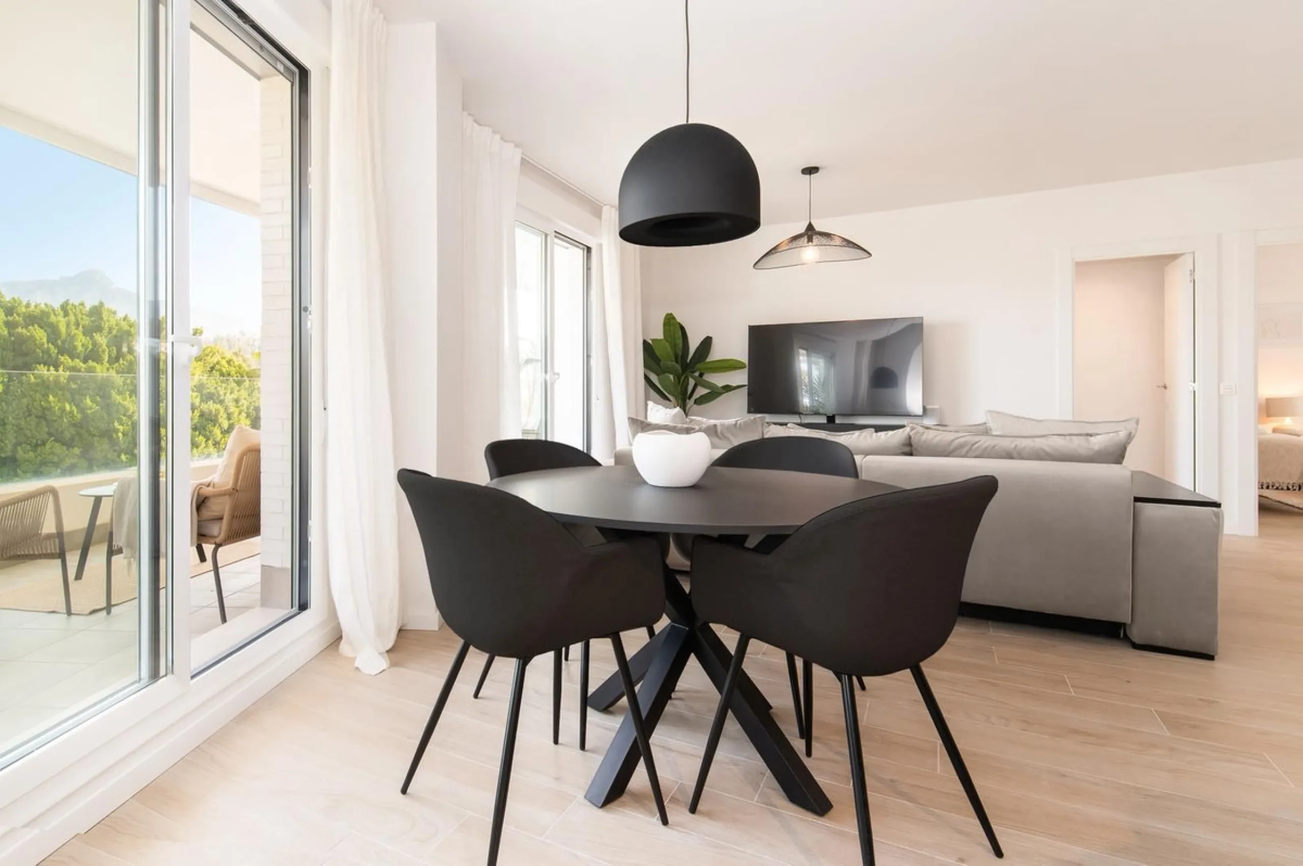 Exceptional Contemporary Apartment with Panoramic Views in La Campana (Nueva Andalucia) – €699,000