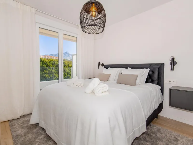 Exceptional Contemporary Apartment with Panoramic Views in La Campana (Nueva Andalucia) – €699,000