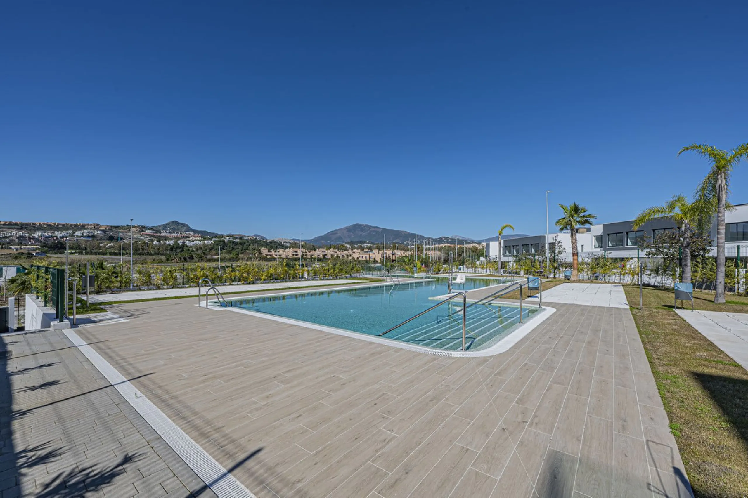 Modern corner semi-detached with large garden at Serene Atalaya