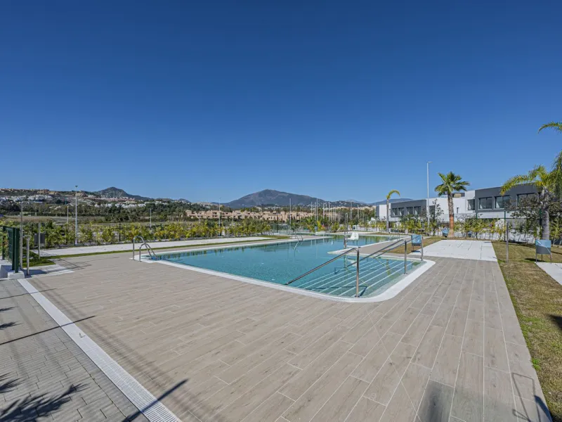 Modern corner semi-detached with large garden at Serene Atalaya