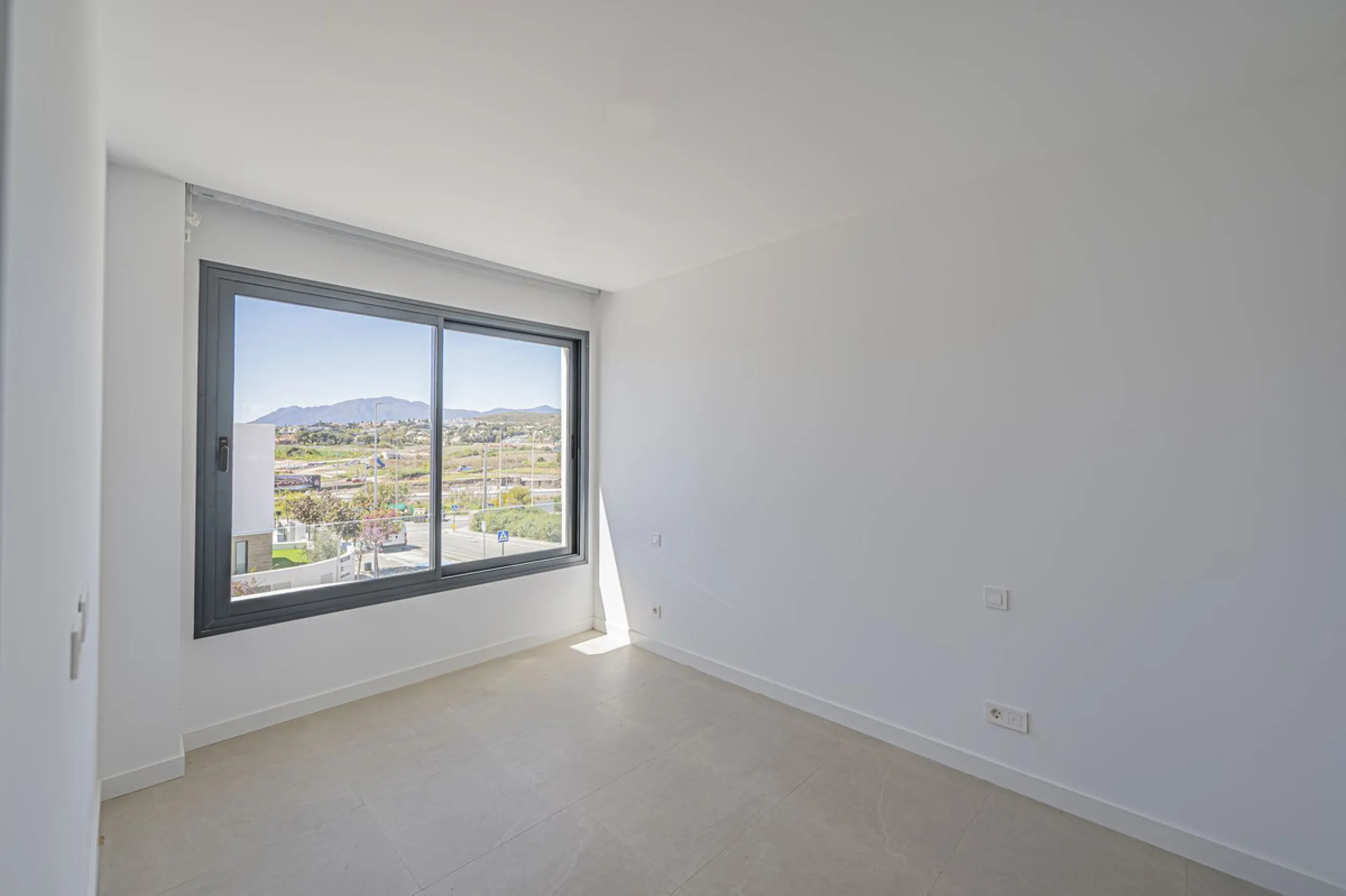 Modern corner semi-detached with large garden at Serene Atalaya