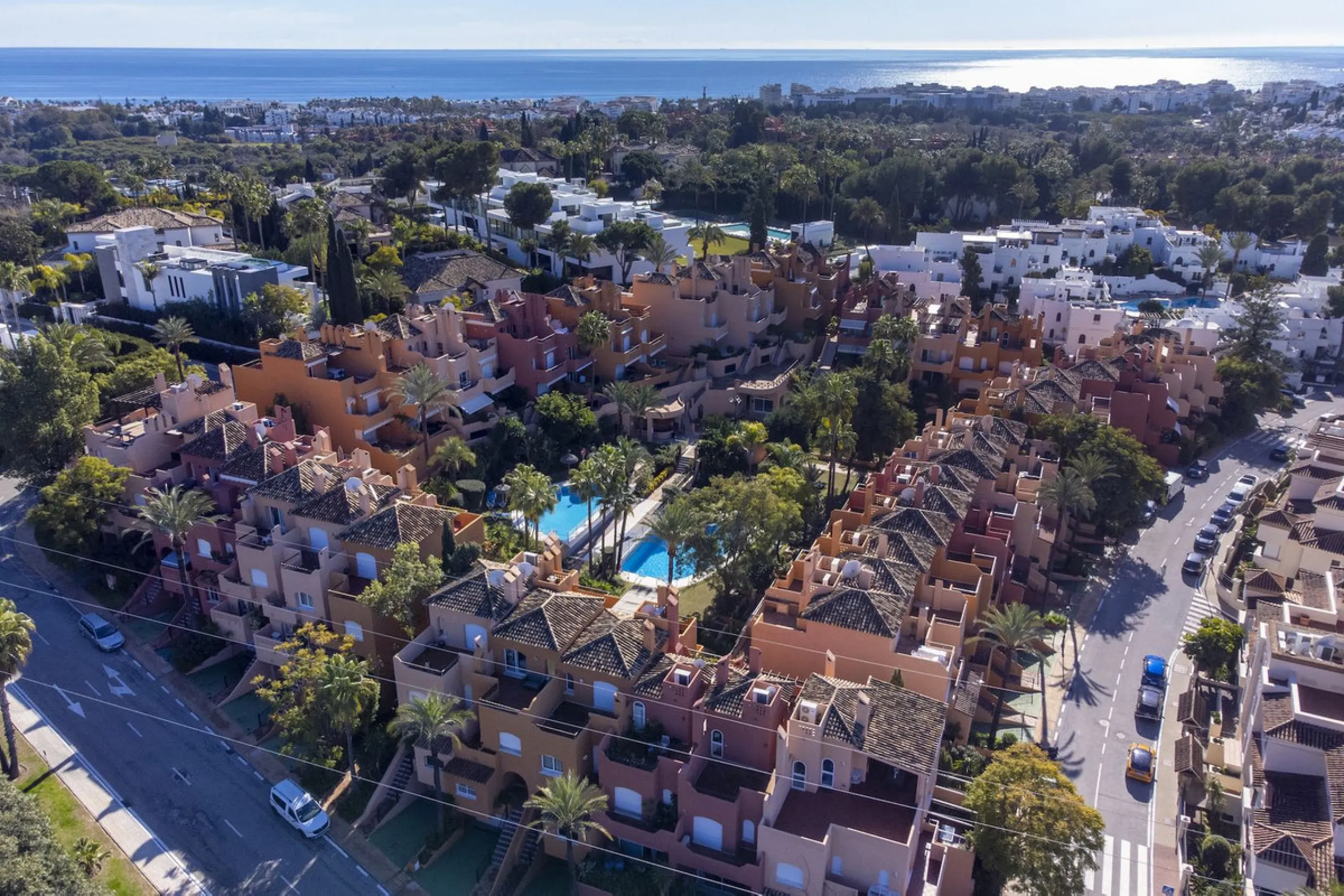 House - Townhouse в продаже в Marbella, Málaga. В доме 3 спален и 4 ванных комнат. Площадь дома 279 м²