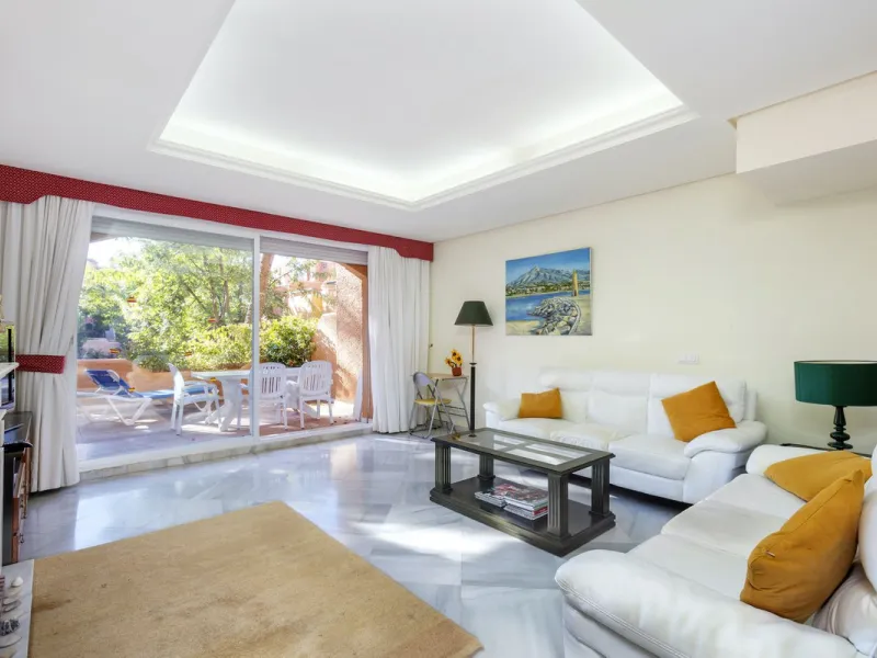 House - Townhouse в продаже в Marbella, Málaga. В доме 3 спален и 4 ванных комнат. Площадь дома 279 м²