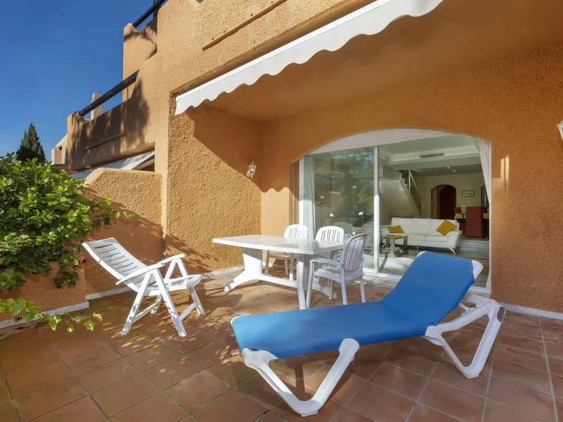 House - Townhouse в продаже в Marbella, Málaga. В доме 3 спален и 4 ванных комнат. Площадь дома 279 м²