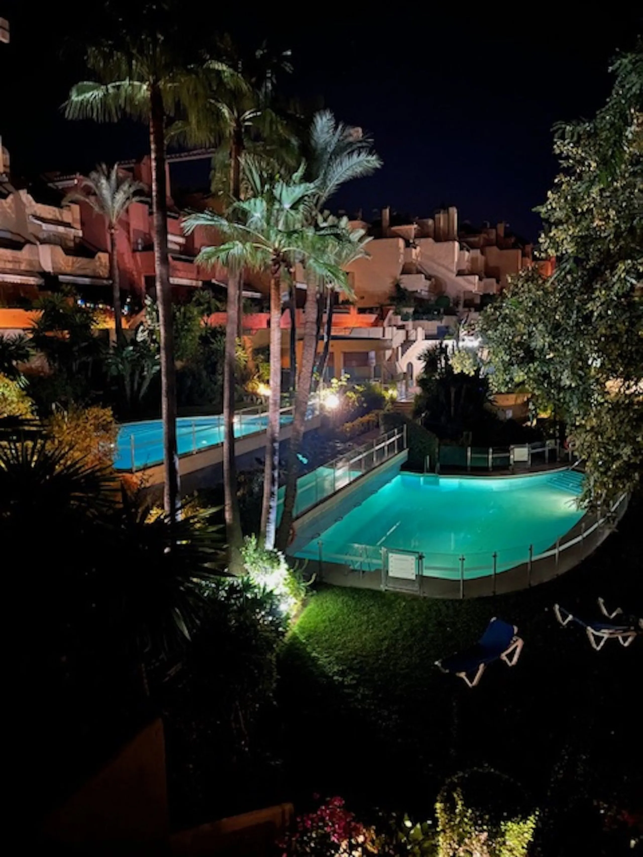 House - Townhouse в продаже в Marbella, Málaga. В доме 3 спален и 4 ванных комнат. Площадь дома 279 м²