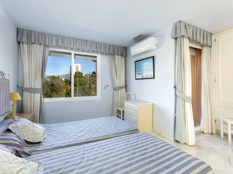 House - Townhouse в продаже в Marbella, Málaga. В доме 3 спален и 4 ванных комнат. Площадь дома 279 м²