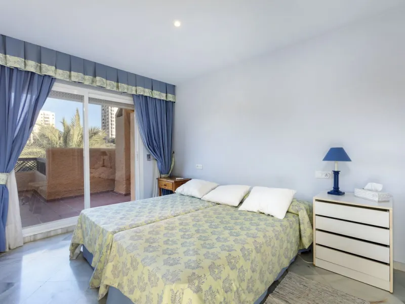 House - Townhouse в продаже в Marbella, Málaga. В доме 3 спален и 4 ванных комнат. Площадь дома 279 м²