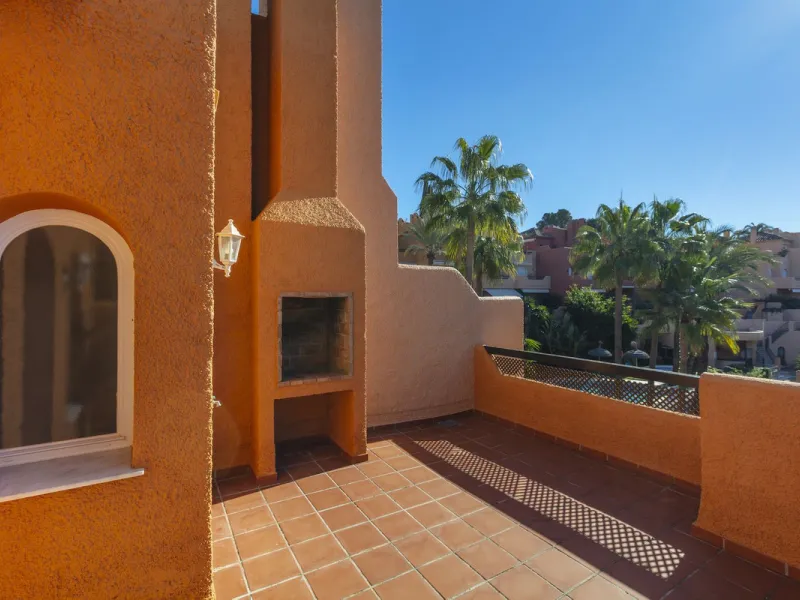 House - Townhouse в продаже в Marbella, Málaga. В доме 3 спален и 4 ванных комнат. Площадь дома 279 м²