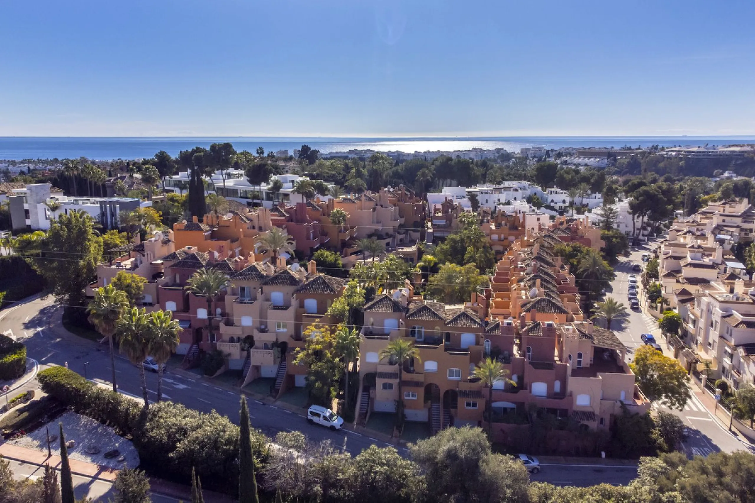 House - Townhouse в продаже в Marbella, Málaga. В доме 3 спален и 4 ванных комнат. Площадь дома 279 м²