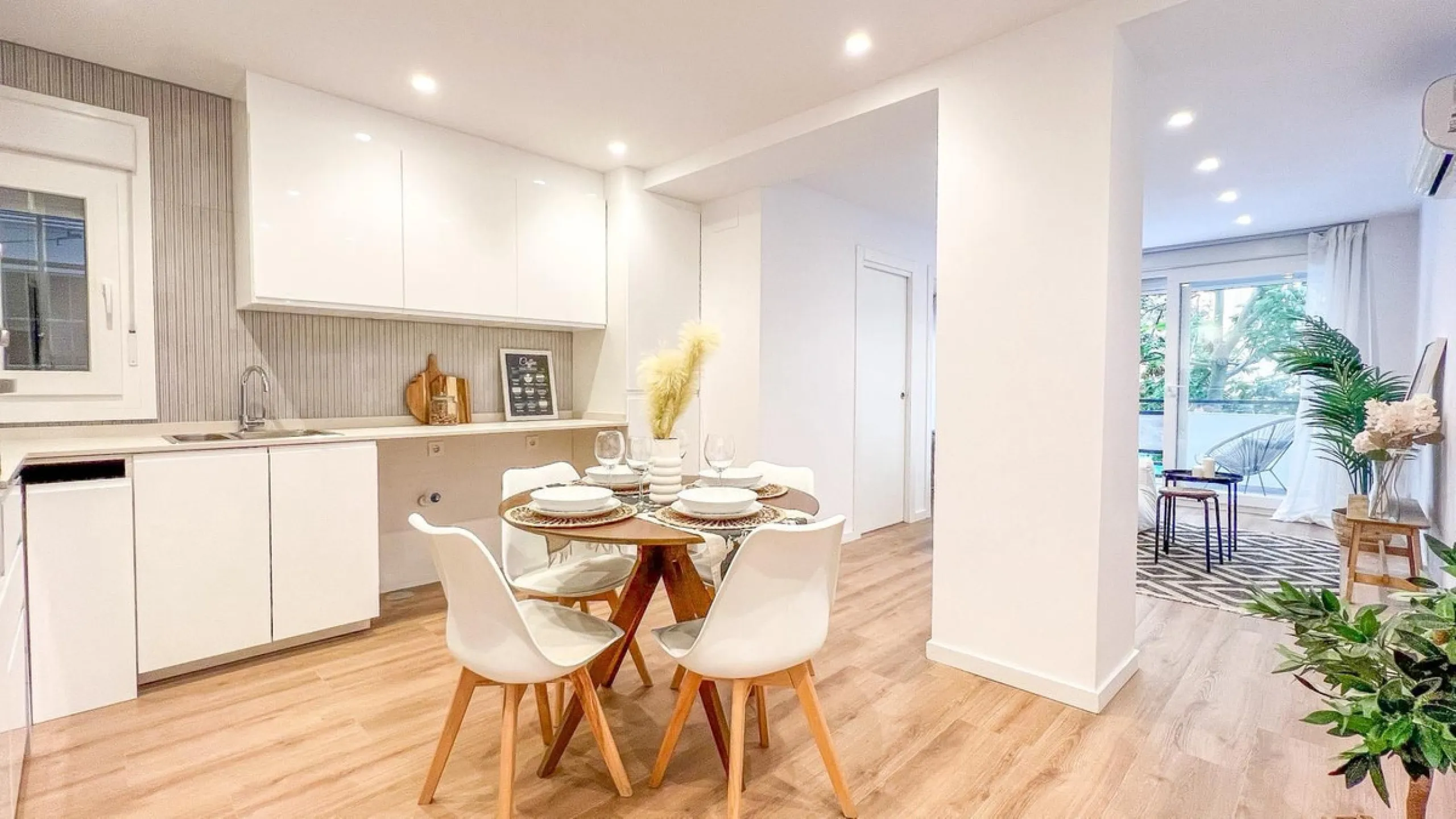 Apartment - Middle Floor Apartment в продаже в Málaga, Málaga. В доме 3 спален и 2 ванных комнат. Площадь дома 93 м²