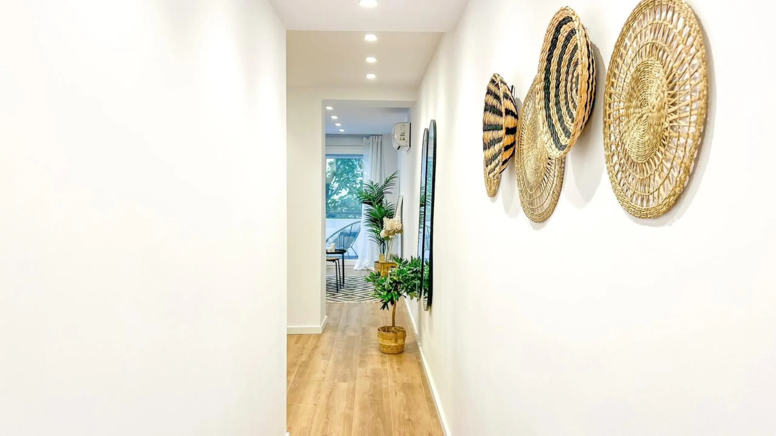 Apartment - Middle Floor Apartment в продаже в Málaga, Málaga. В доме 3 спален и 2 ванных комнат. Площадь дома 93 м²