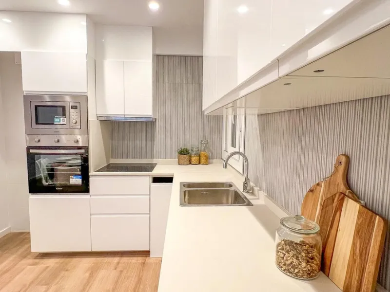 Apartment - Middle Floor Apartment в продаже в Málaga, Málaga. В доме 3 спален и 2 ванных комнат. Площадь дома 93 м²