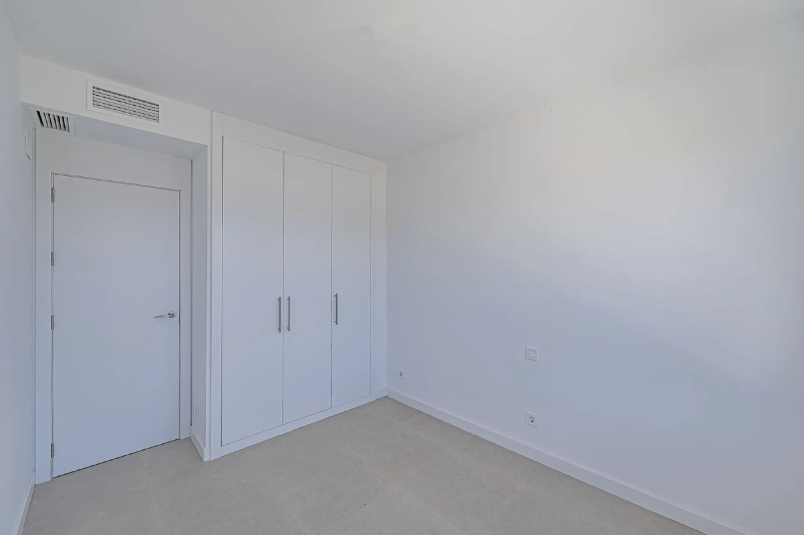 Modern corner semi-detached with large garden at Serene Atalaya
