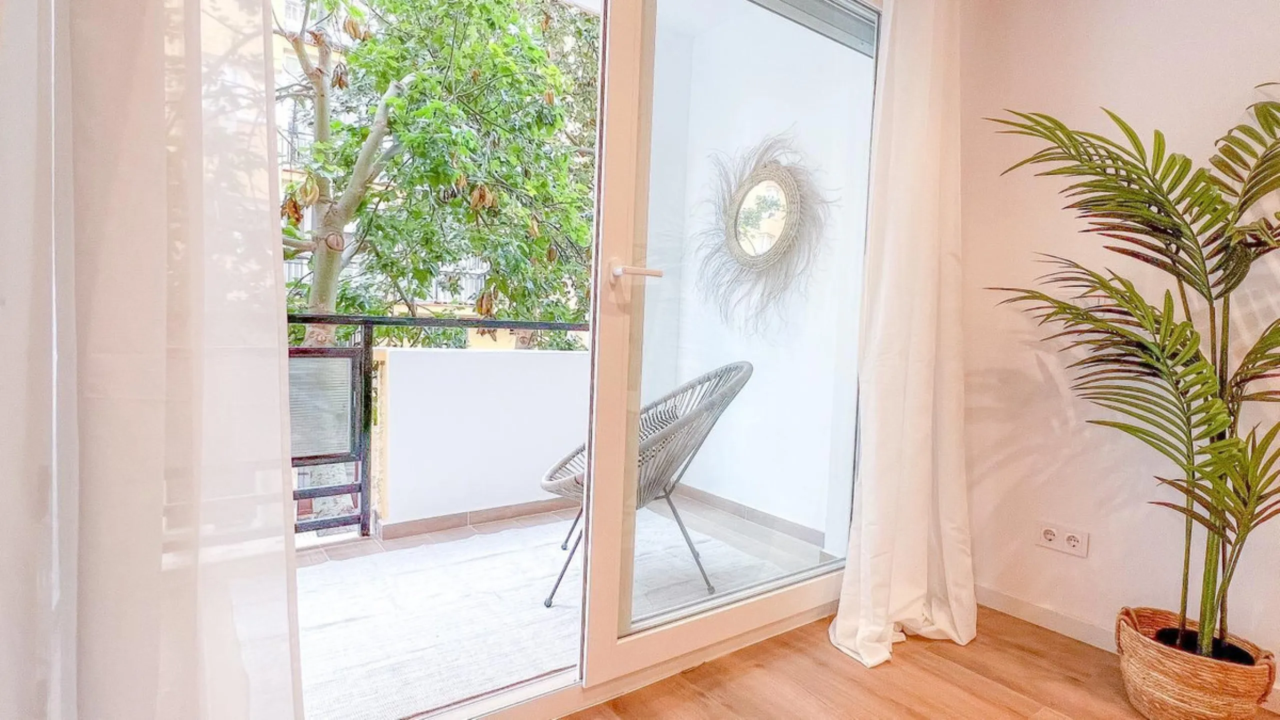 Apartment - Middle Floor Apartment в продаже в Málaga, Málaga. В доме 3 спален и 2 ванных комнат. Площадь дома 93 м²