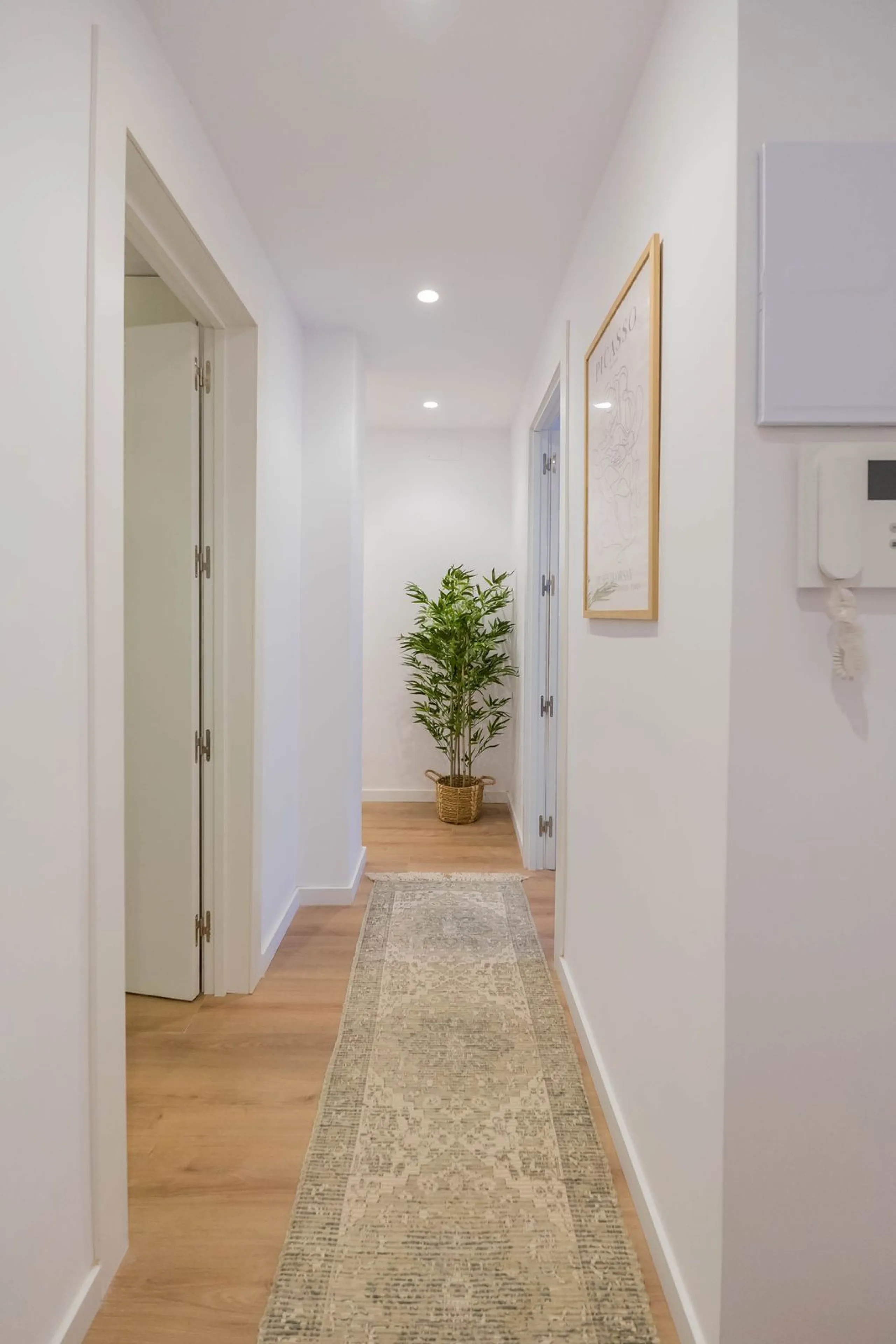 Apartment - Middle Floor Apartment в продаже в Málaga, Málaga. В доме 3 спален и 2 ванных комнат. Площадь дома 93 м²