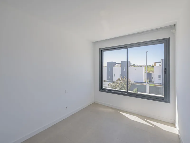 Modern corner semi-detached with large garden at Serene Atalaya