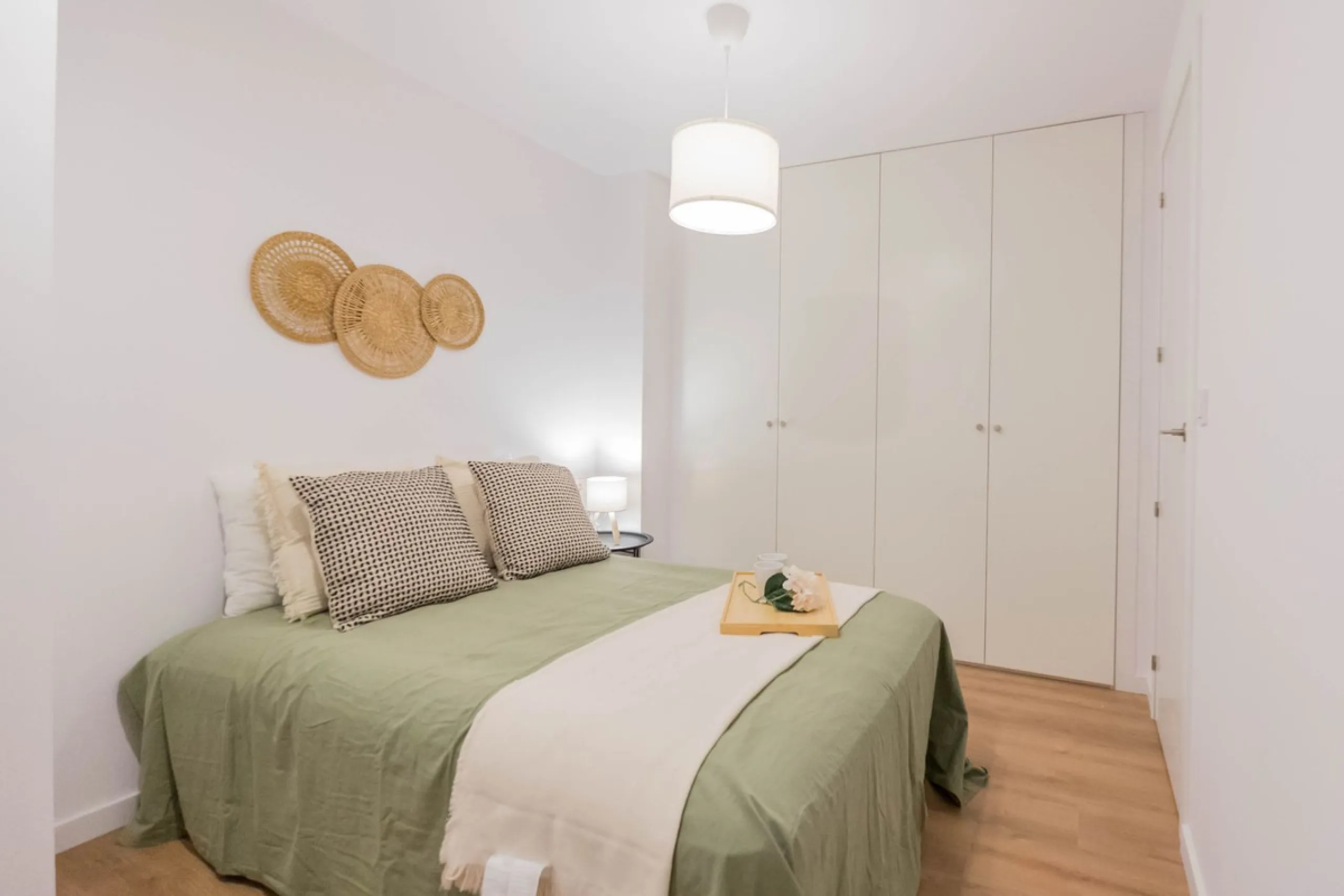 Apartment - Middle Floor Apartment в продаже в Málaga, Málaga. В доме 3 спален и 2 ванных комнат. Площадь дома 93 м²