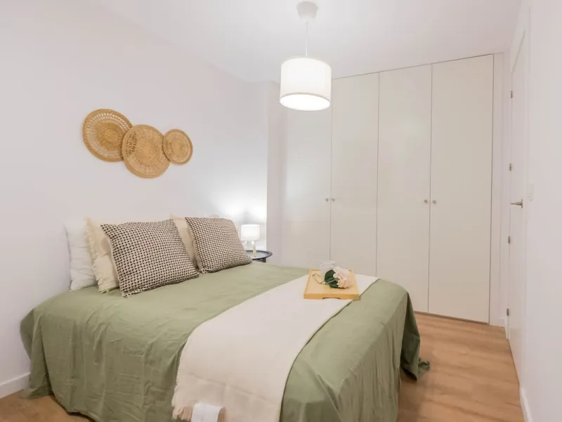 Apartment - Middle Floor Apartment в продаже в Málaga, Málaga. В доме 3 спален и 2 ванных комнат. Площадь дома 93 м²