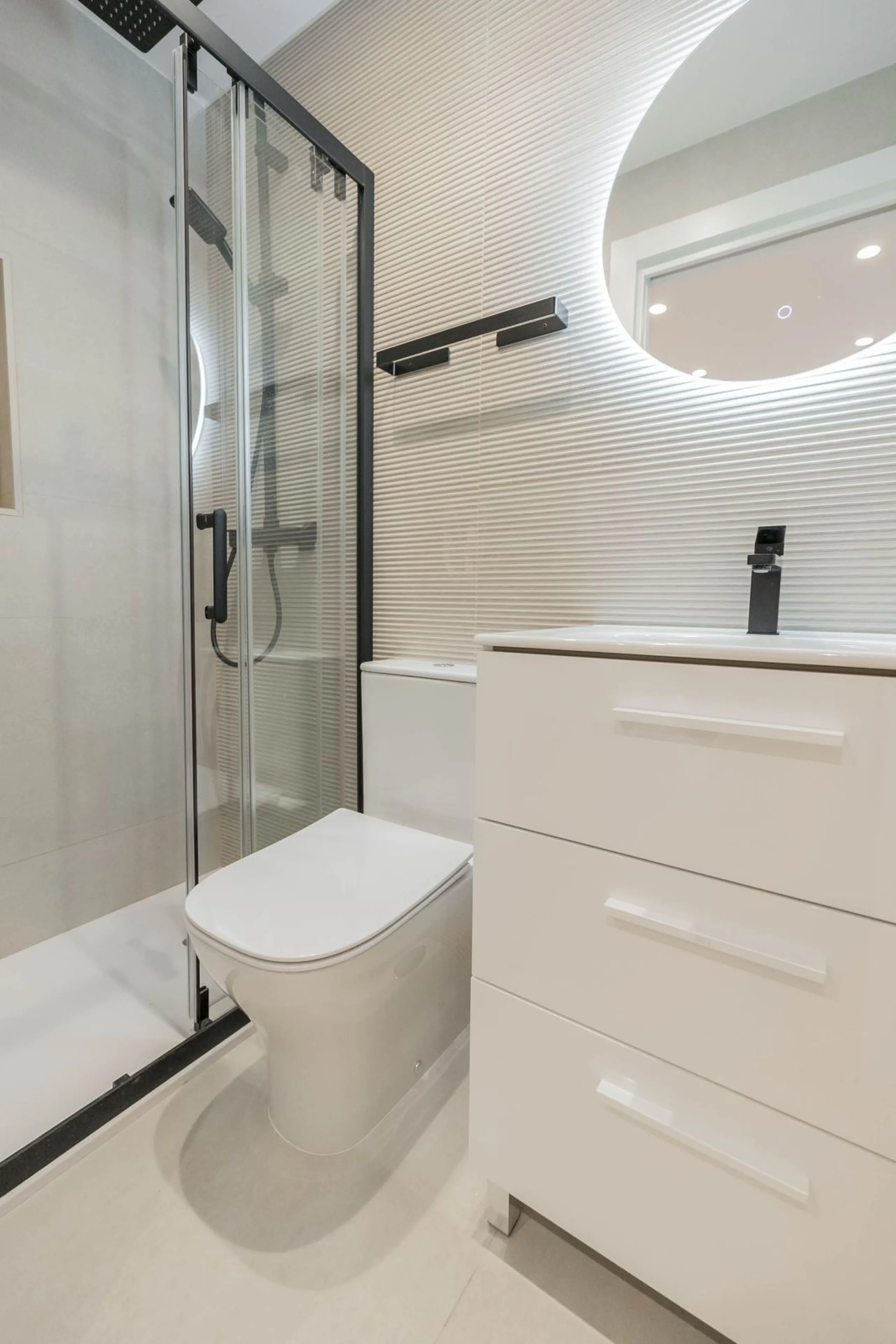 Apartment - Middle Floor Apartment в продаже в Málaga, Málaga. В доме 3 спален и 2 ванных комнат. Площадь дома 93 м²